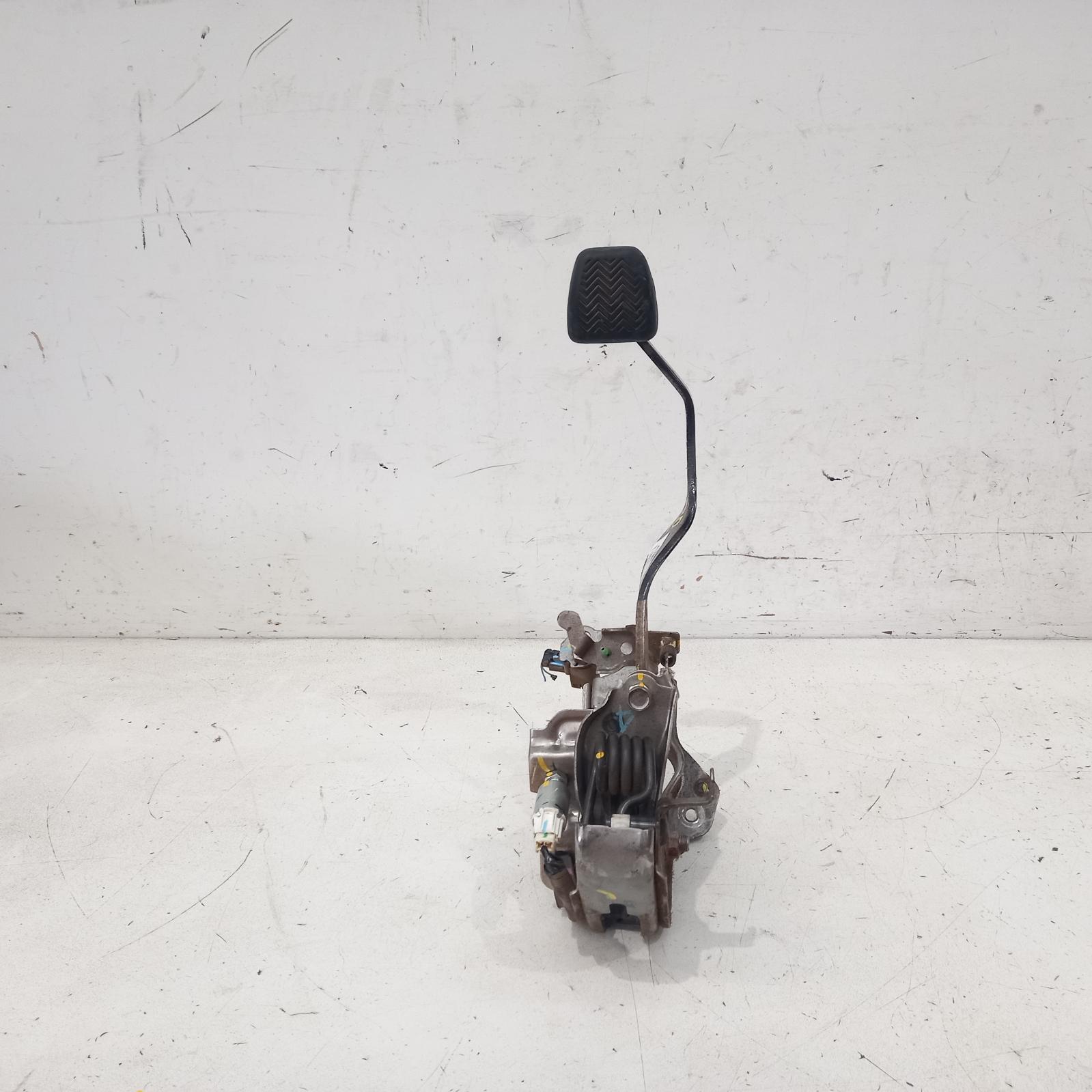 View Auto part Pedal Assembly Toyota Hilux 2016