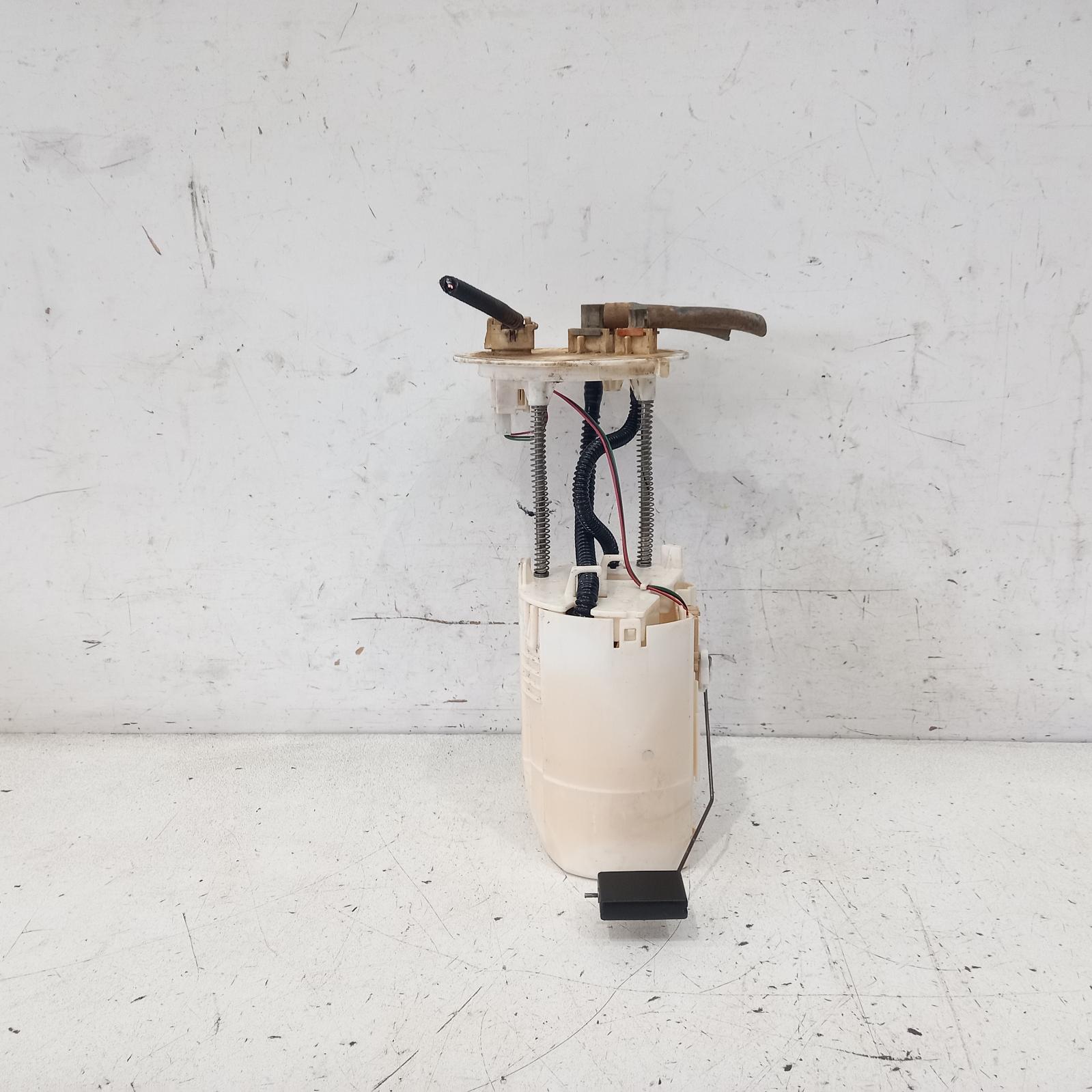 View Auto part Fuel Pump Toyota Hilux 2016