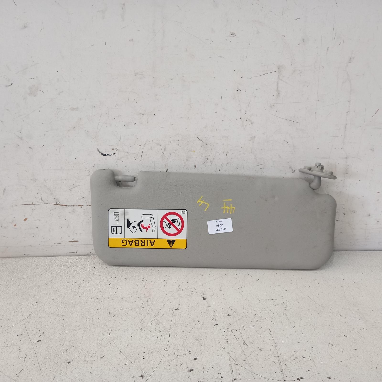 View Auto part Sunvisor Toyota Hilux 2016