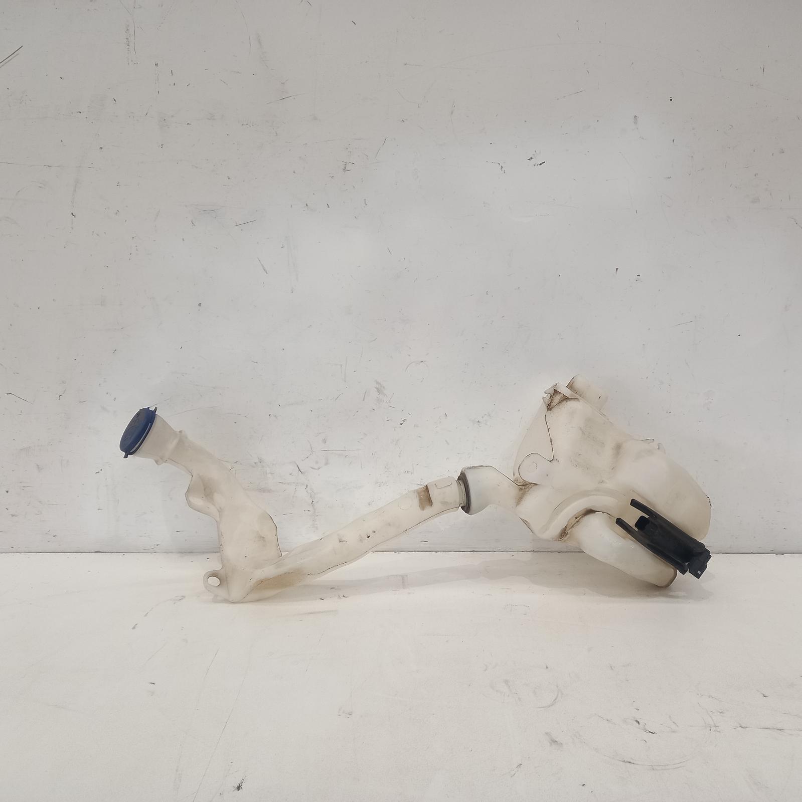 View Auto part Washer Bottle Peugeot 208 2015