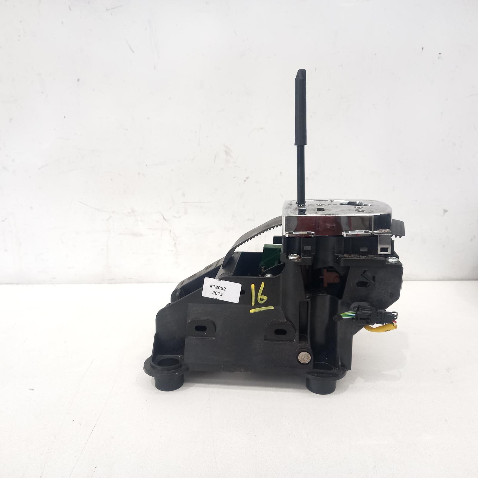 View Auto part Gear Stick/Shifter Peugeot 208 2015