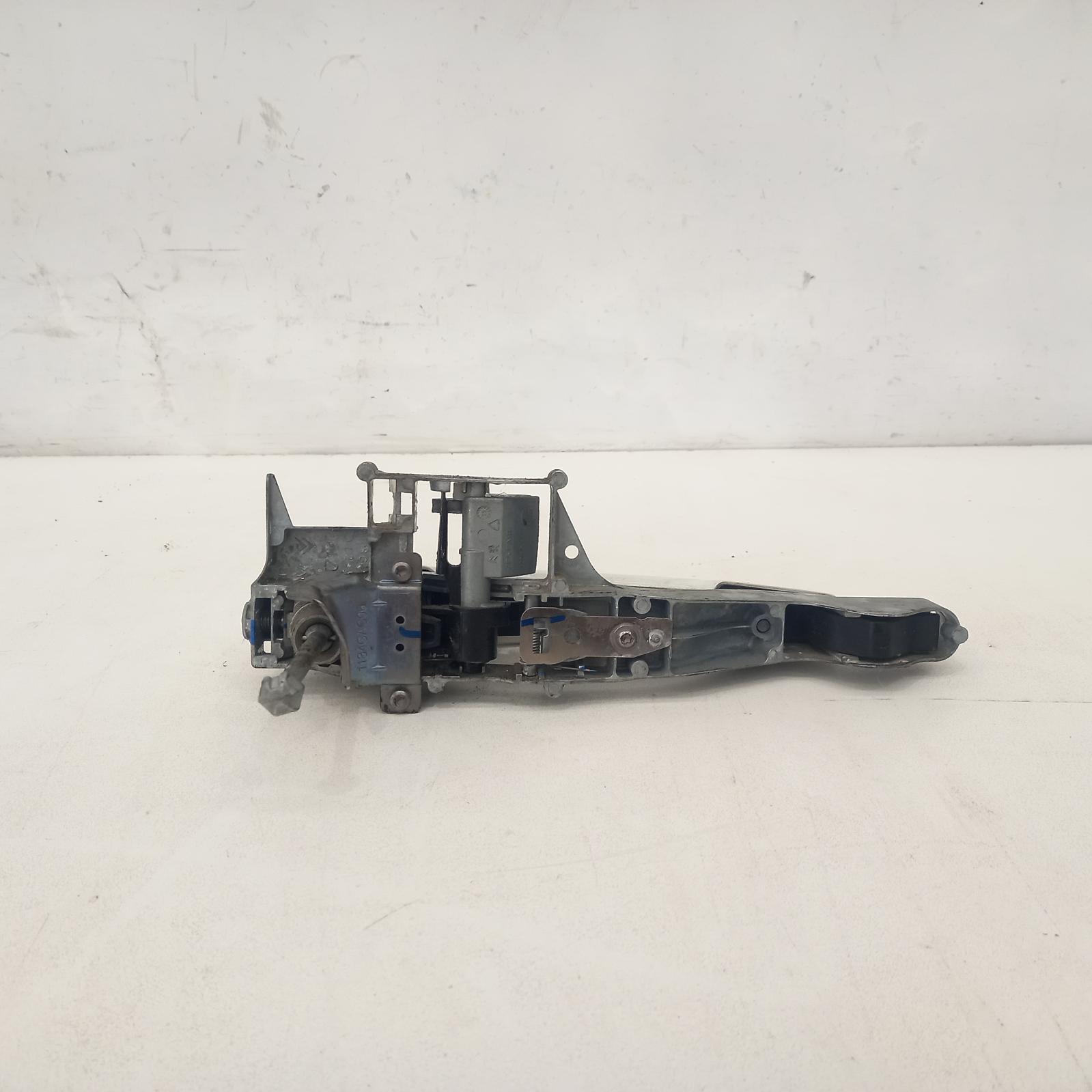 View Auto part Door Handle Peugeot 208 2015