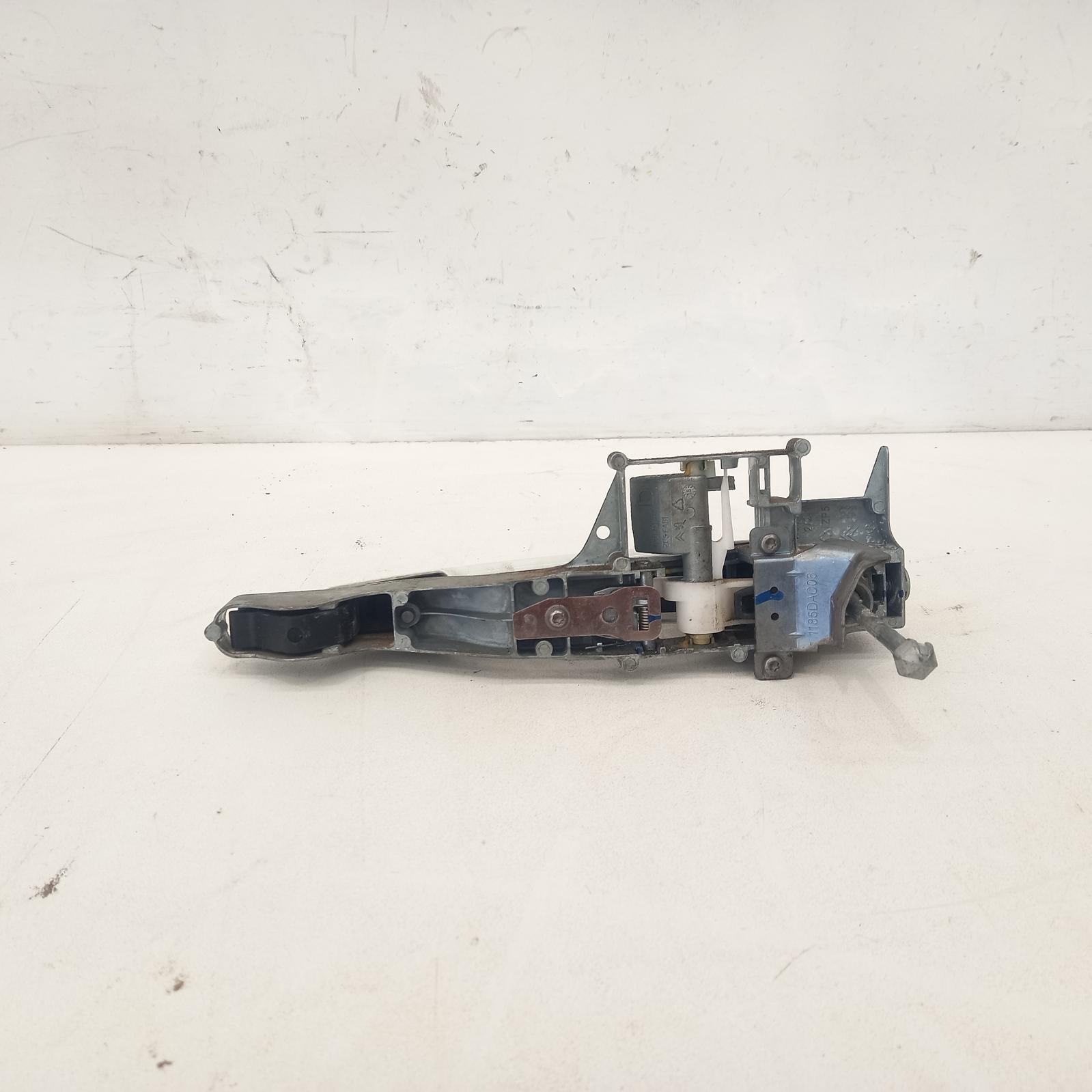 View Auto part Door Handle Peugeot 208 2015