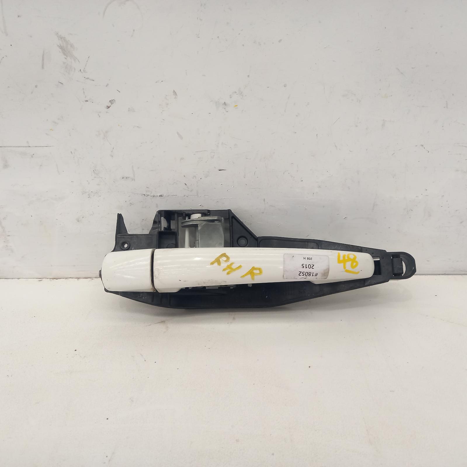 View Auto part Door Handle Peugeot 208 2015