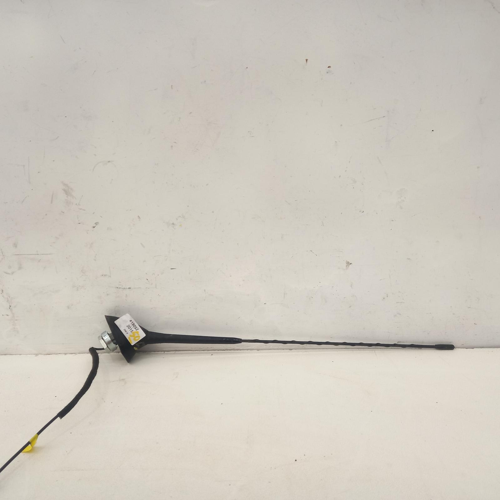 View Auto part Antenna Peugeot 208 2015