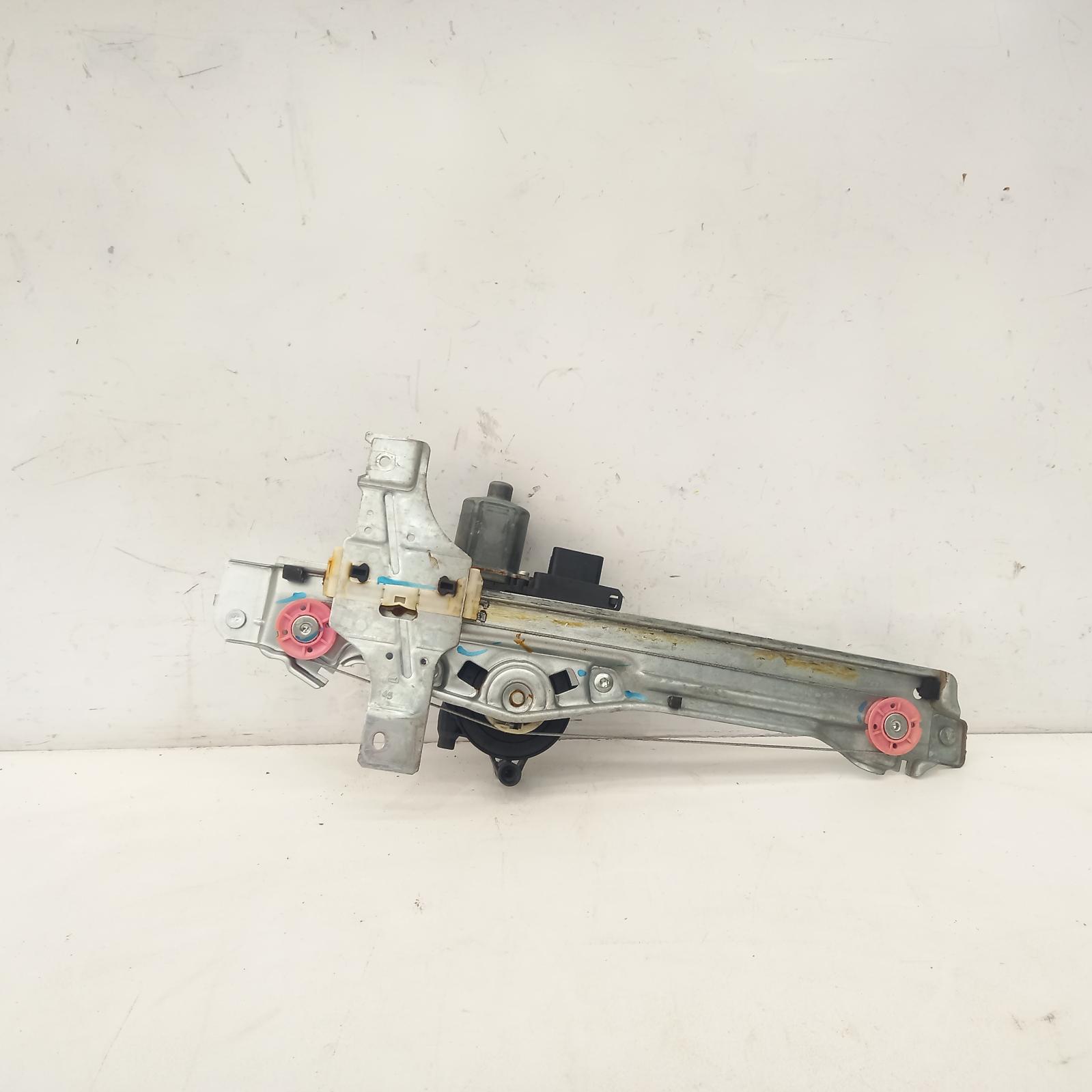 2015 Peugeot 208 Left Rear Wnd Reg/Motor View Auto part Left Rear Wnd Reg/Motor Peugeot 208 2015