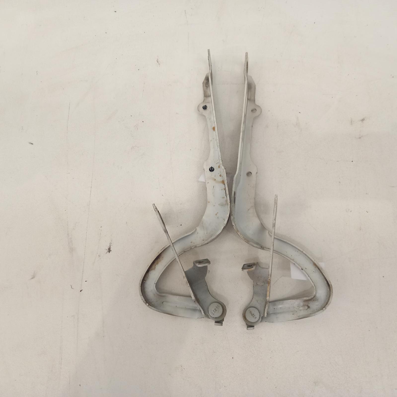 View Auto part Bonnet Hinge/Strut Peugeot 208 2015