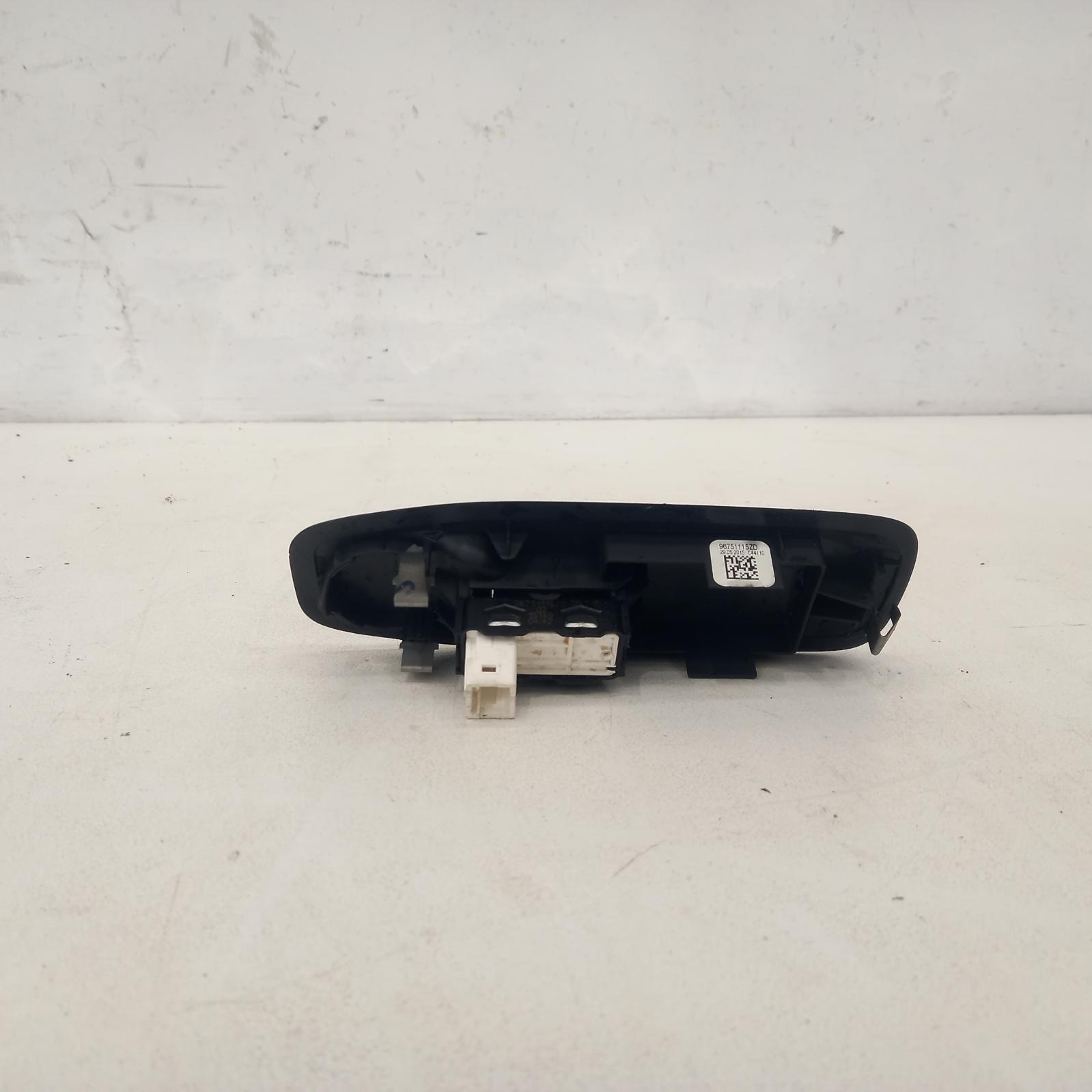 View Auto part Pwr Dr Wind Switch Peugeot 208 2015