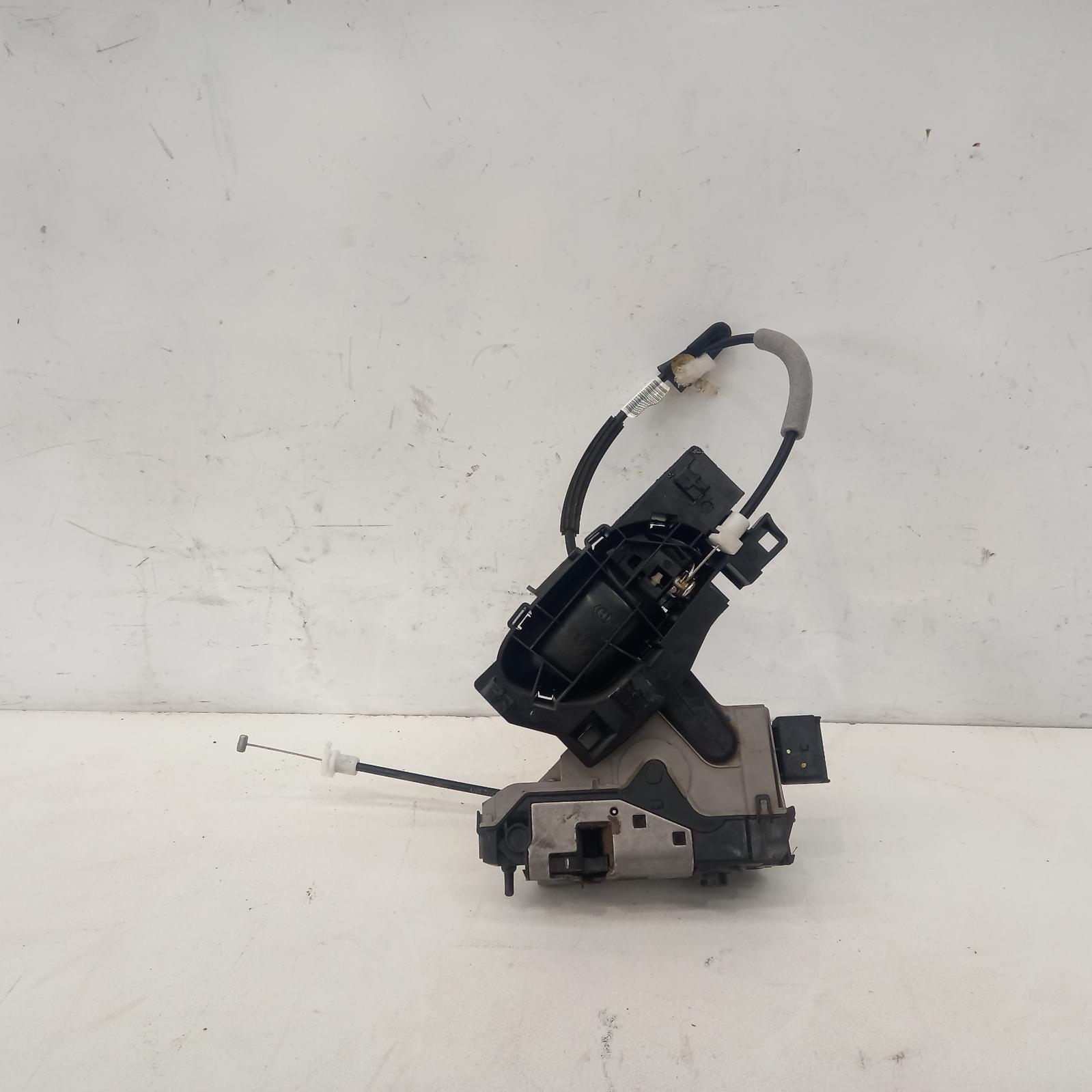 View Auto part Door/Boot/Gate Lock Peugeot 208 2015