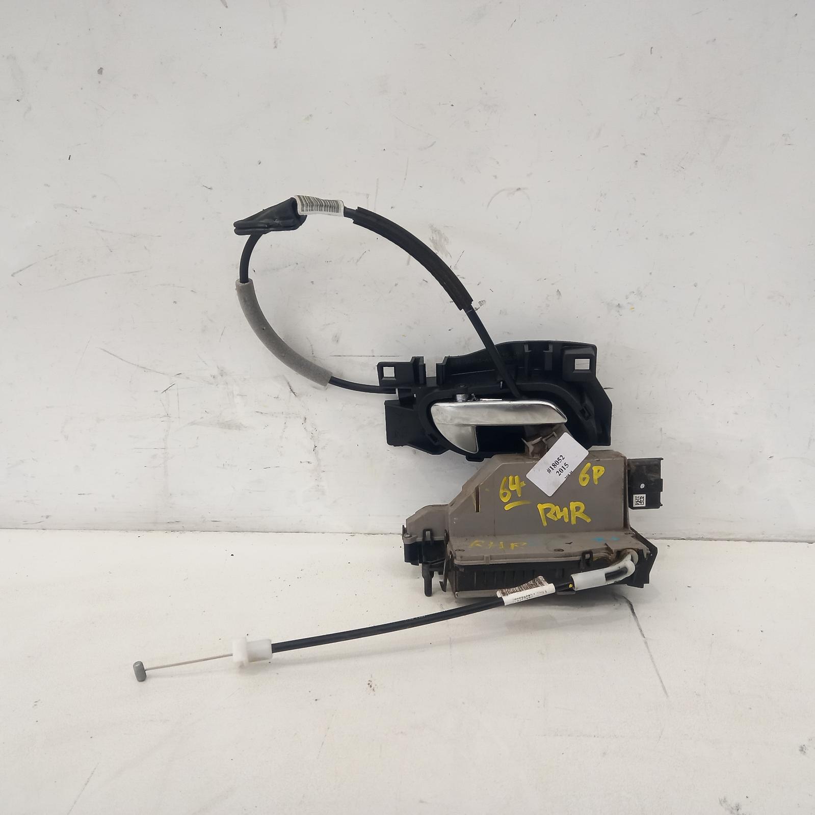 View Auto part Door/Boot/Gate Lock Peugeot 208 2015