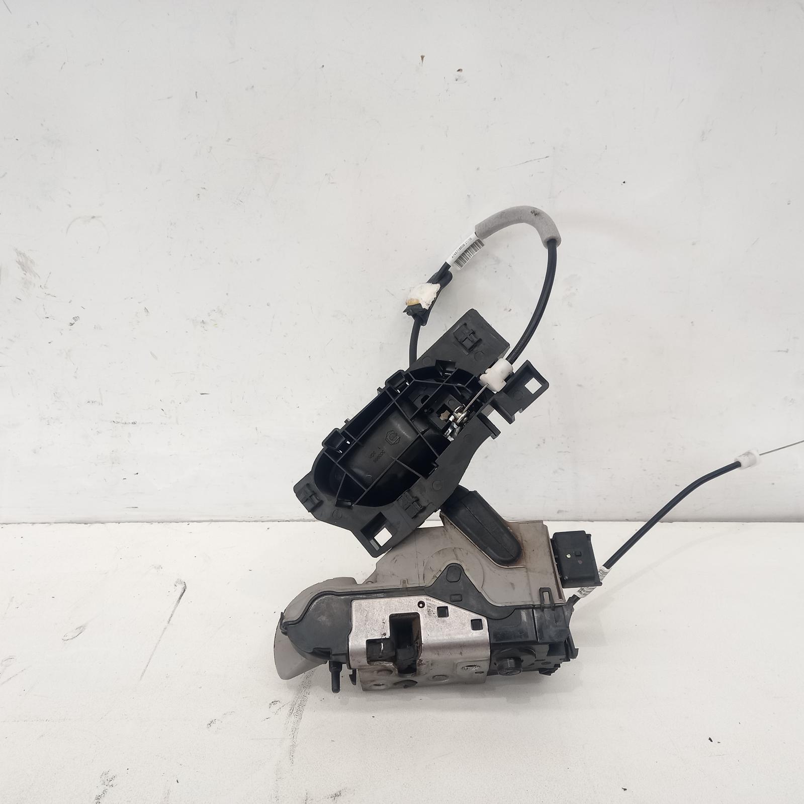 View Auto part Door/Boot/Gate Lock Peugeot 208 2015