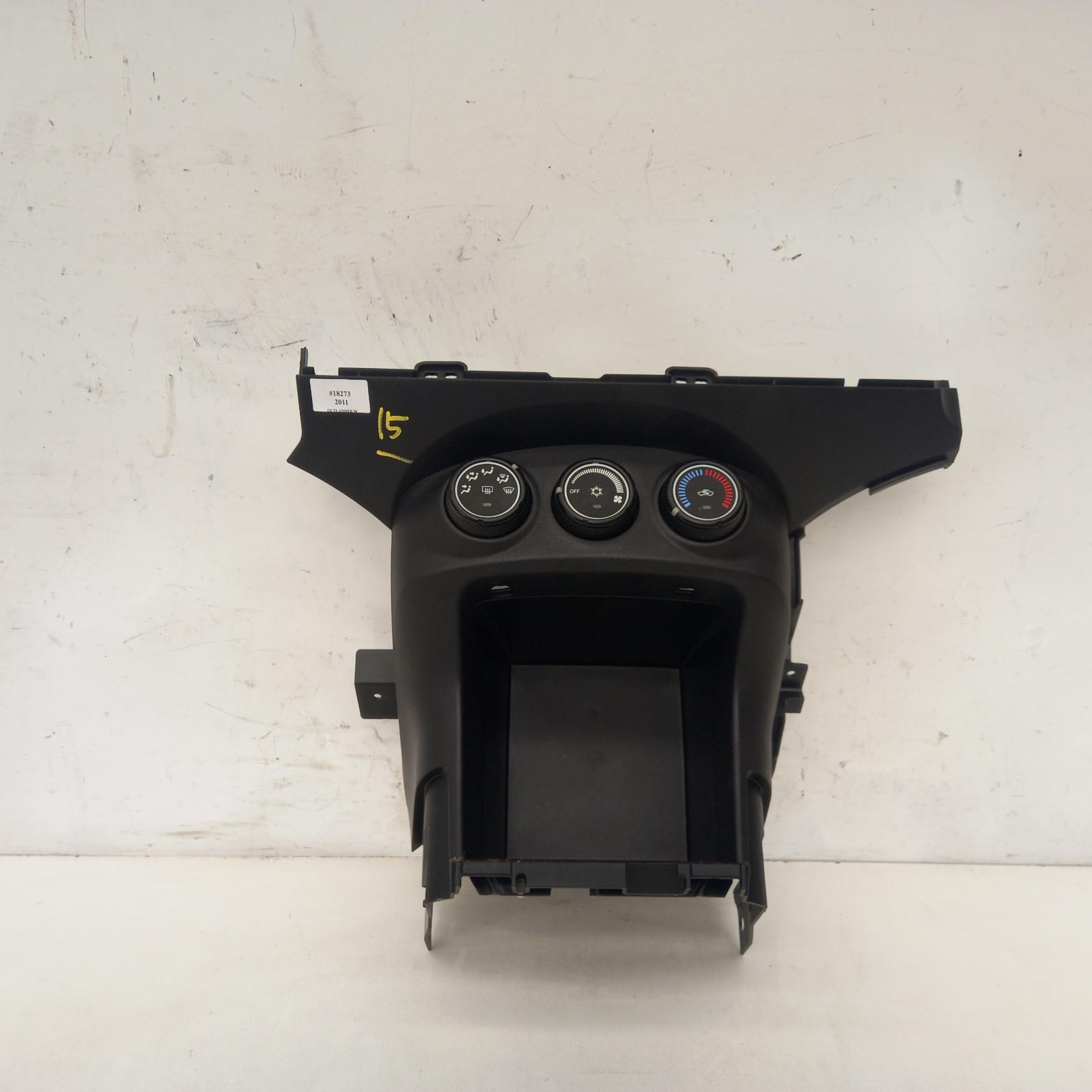 View Auto part Heater/Ac Controls Mitsubishi Outlander 2011