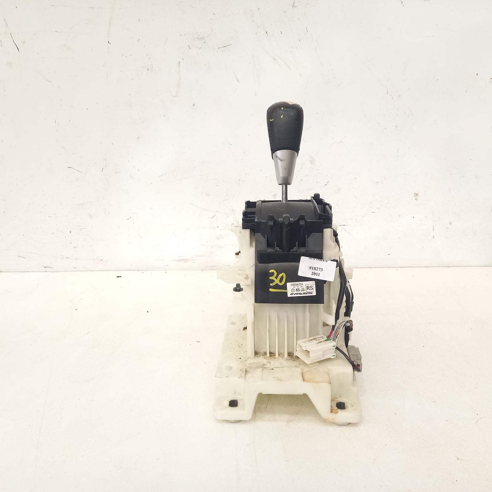 View Auto part Gear Stick/Shifter Mitsubishi Outlander 2011