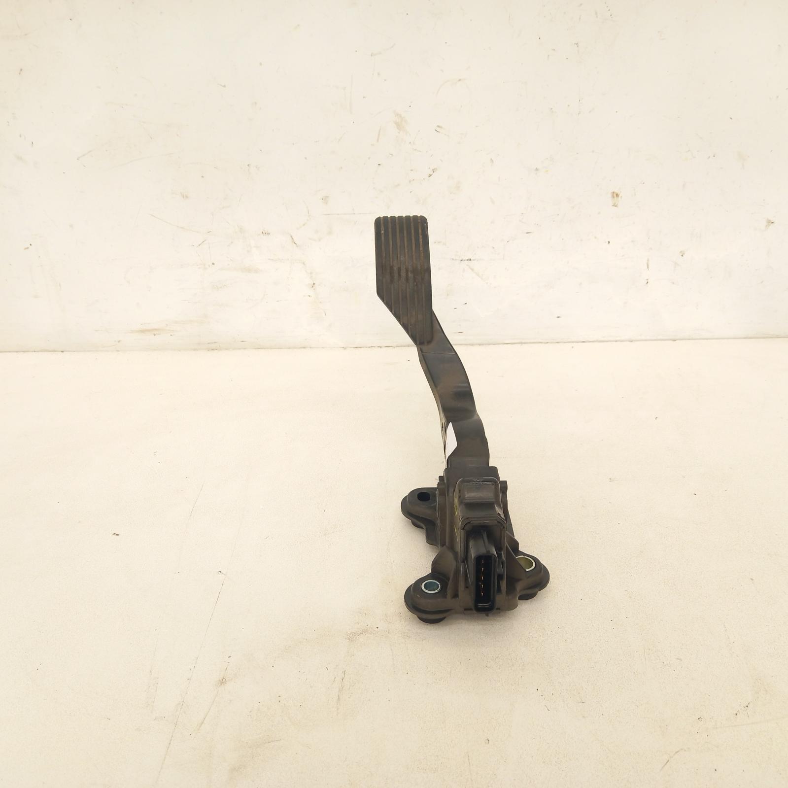 2011 Mitsubishi Outlander Pedal Assembly View Auto part Pedal Assembly Mitsubishi Outlander 2011