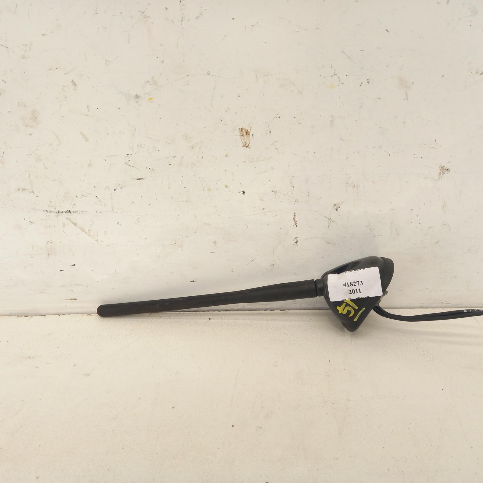 View Auto part Antenna Mitsubishi Outlander 2011