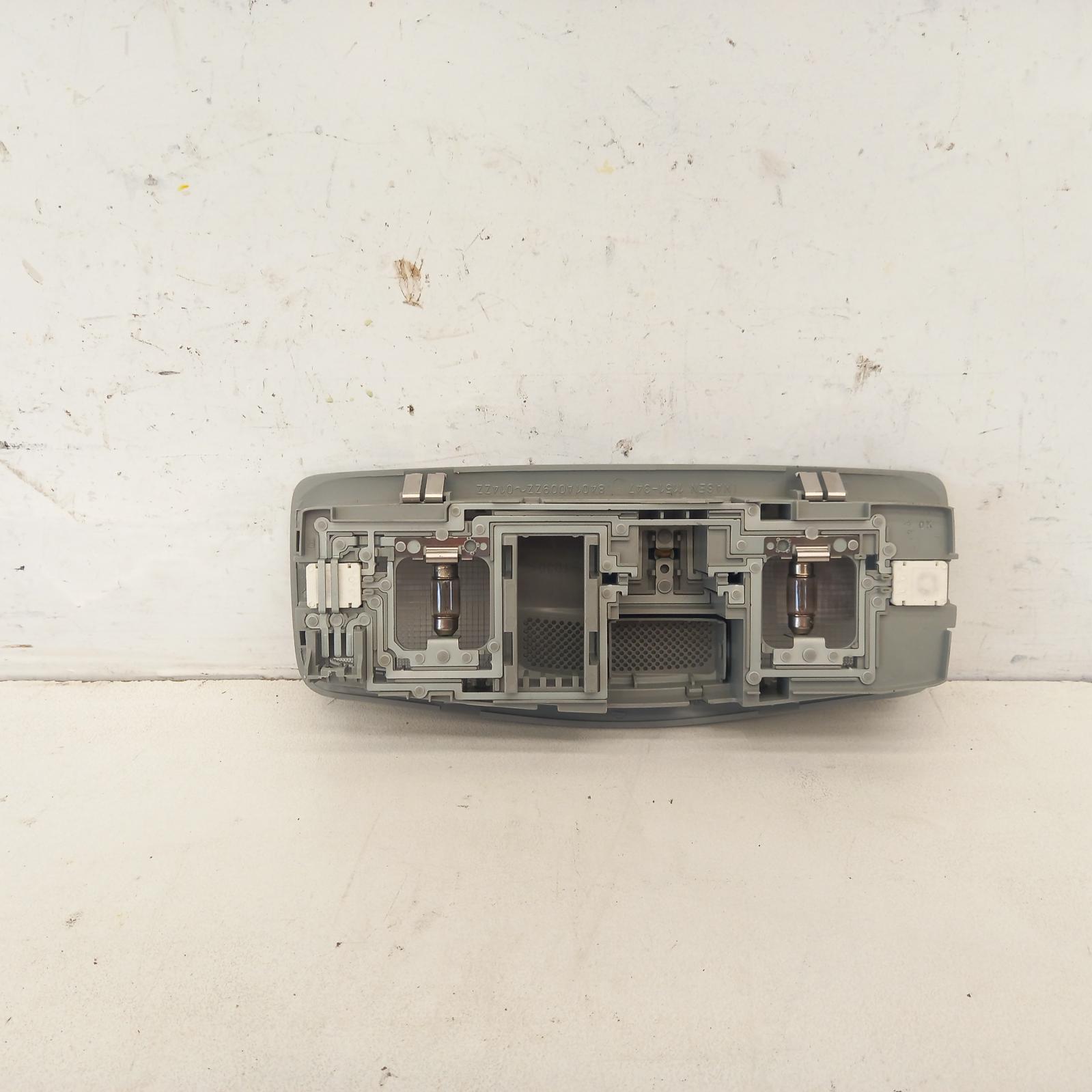 View Auto part Courtesy Light Mitsubishi Outlander 2011
