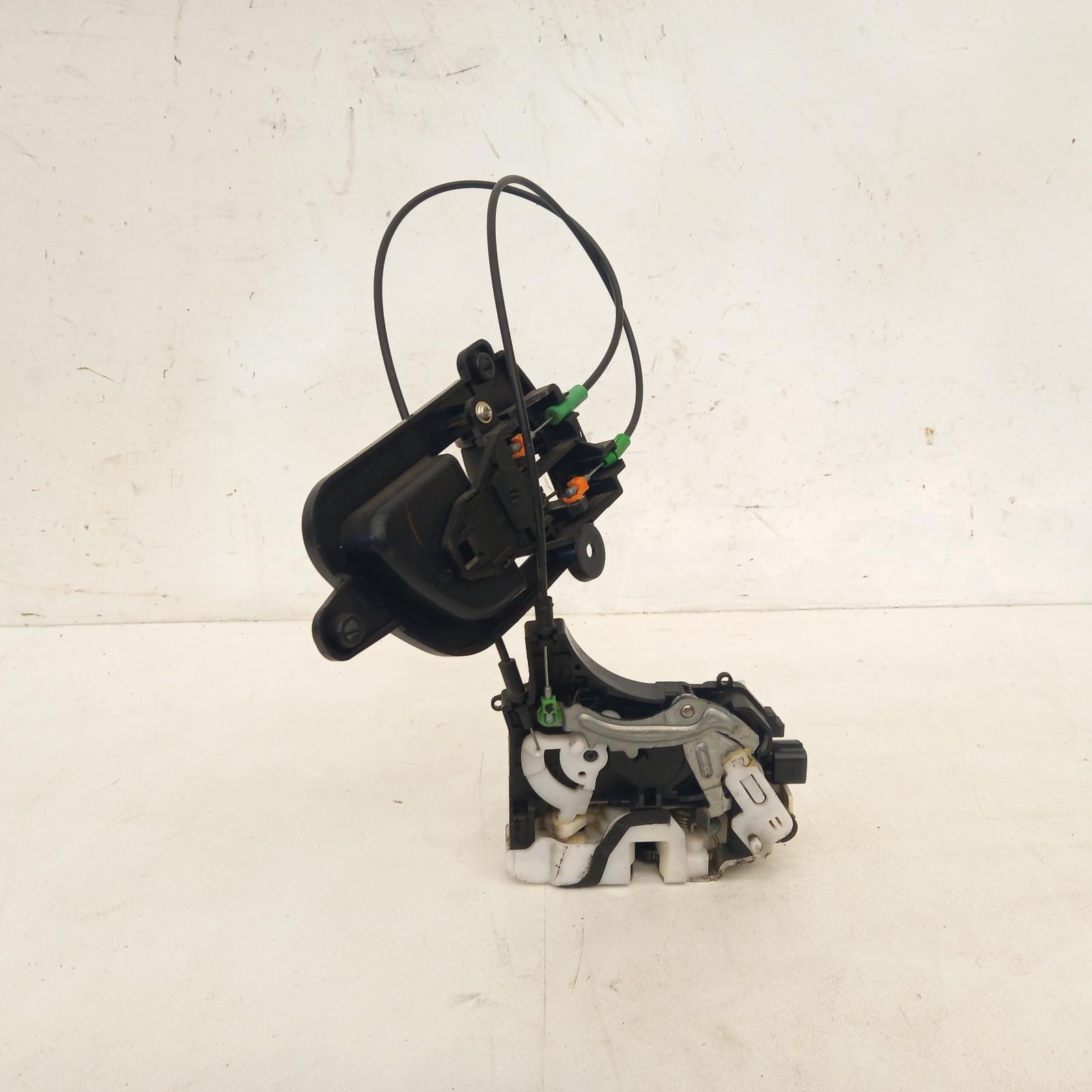 2011 Mitsubishi Outlander Door/Boot/Gate Lock View Auto part Door/Boot/Gate Lock Mitsubishi Outlander 2011