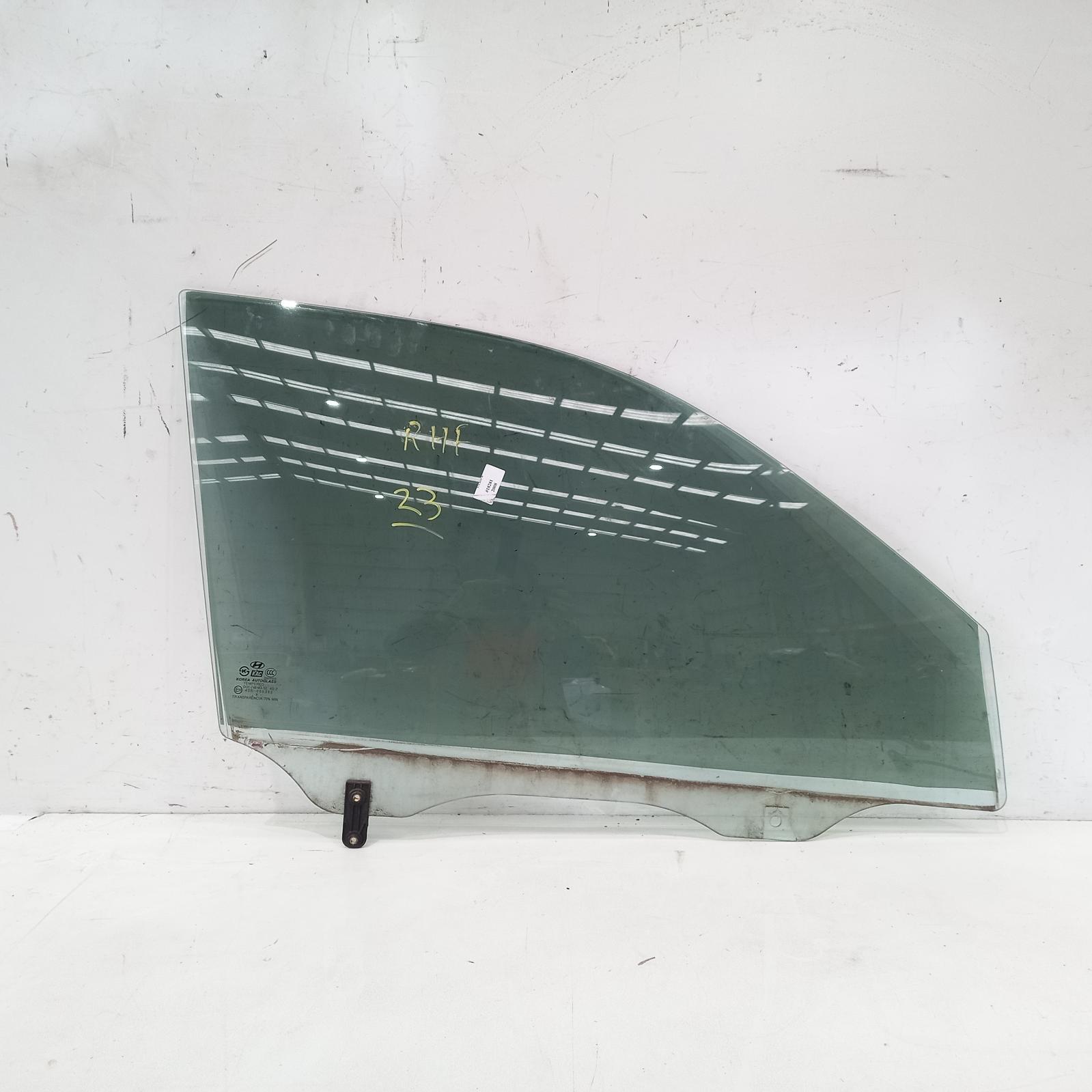 2008 Hyundai Tucson Right Front Door Window View Auto part Right Front Door Window Hyundai Tucson 2008