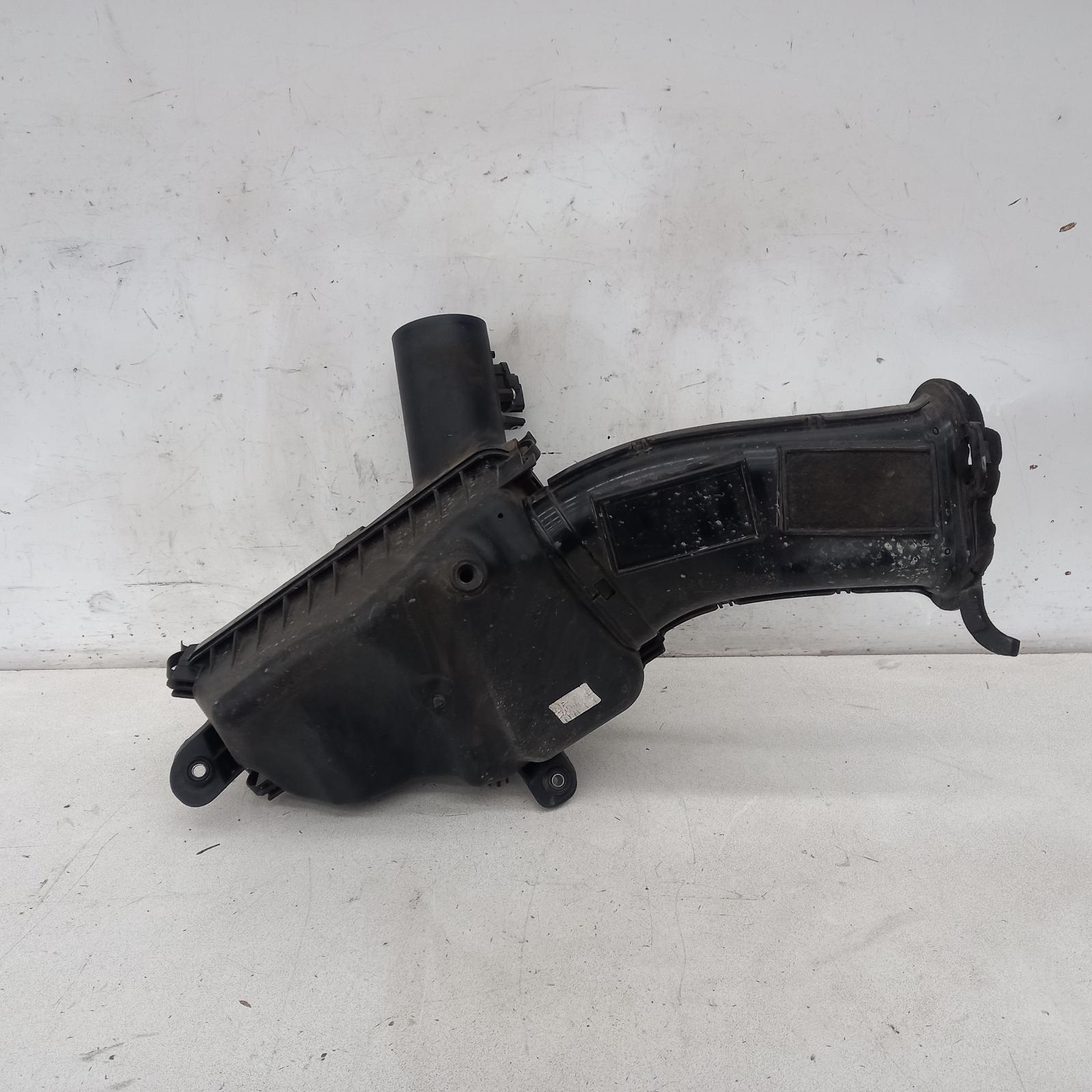 View Auto part Air Cleaner/Box Holden Commodore 2012