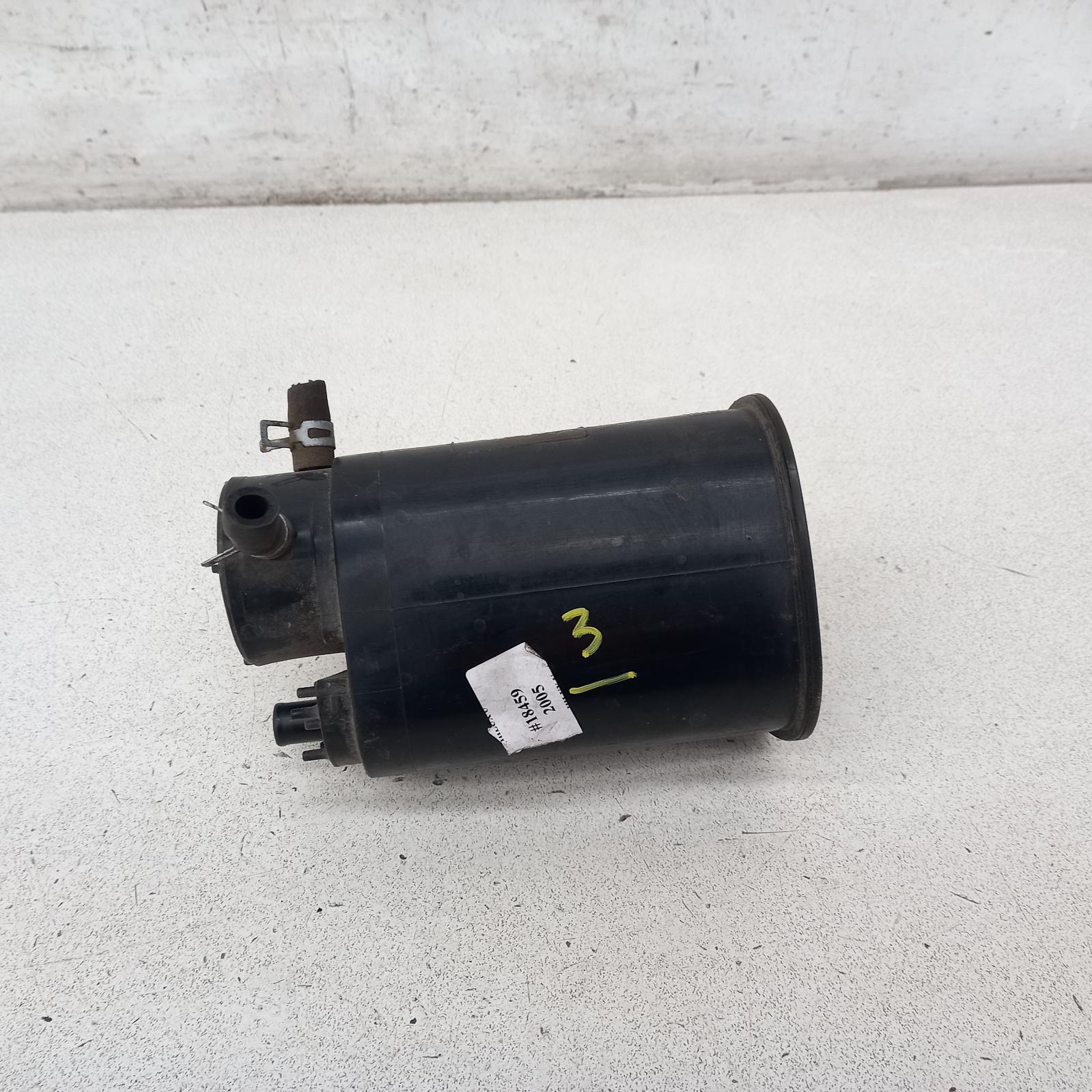 View Auto part Fuel Tank Toyota Hilux 2005