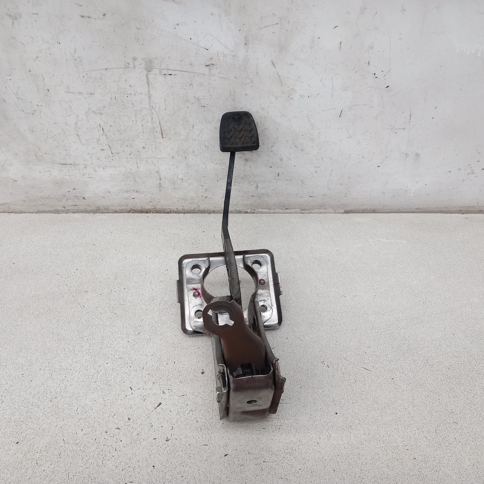 View Auto part Pedal Assembly Toyota Hilux 2005