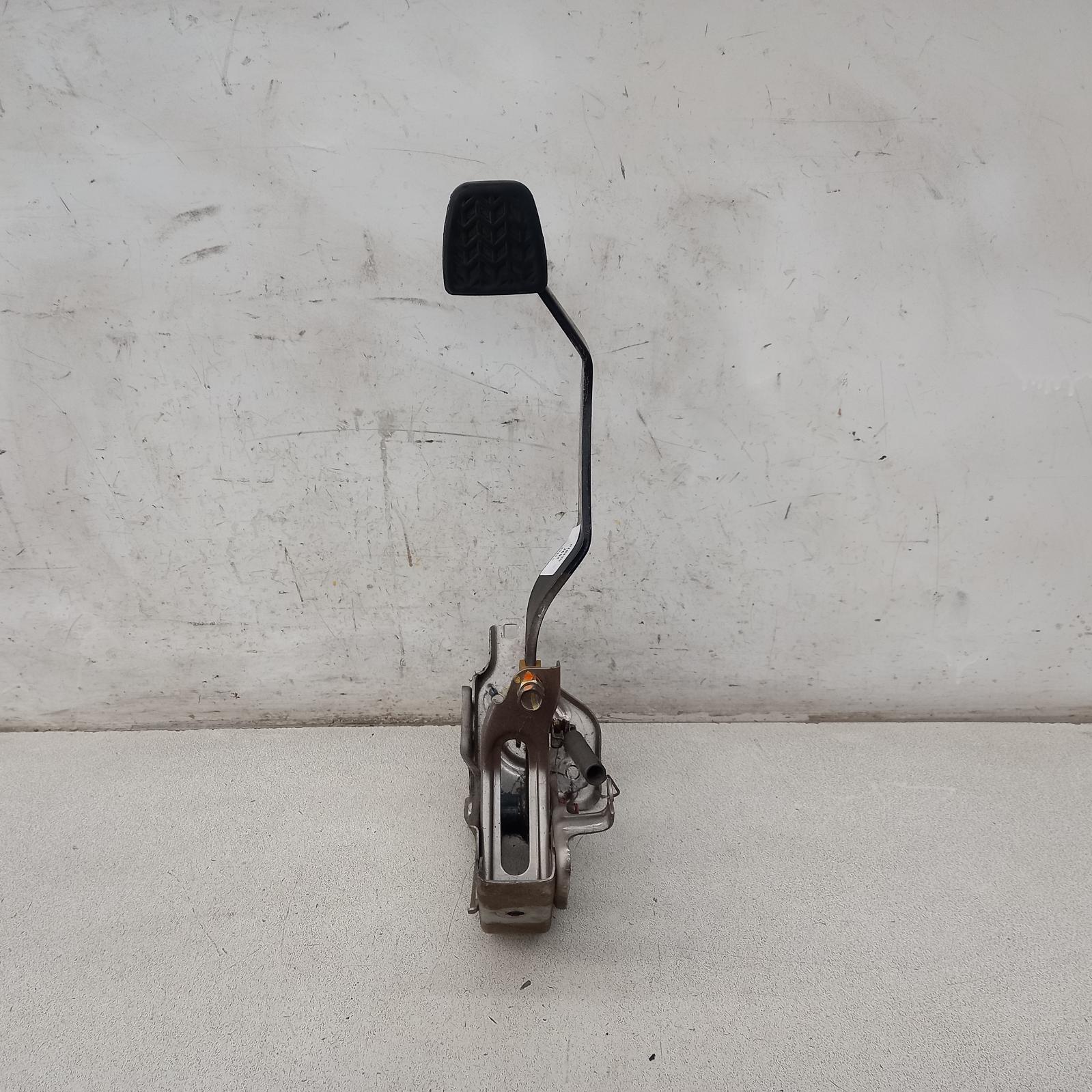 View Auto part Pedal Assembly Toyota Hilux 2005