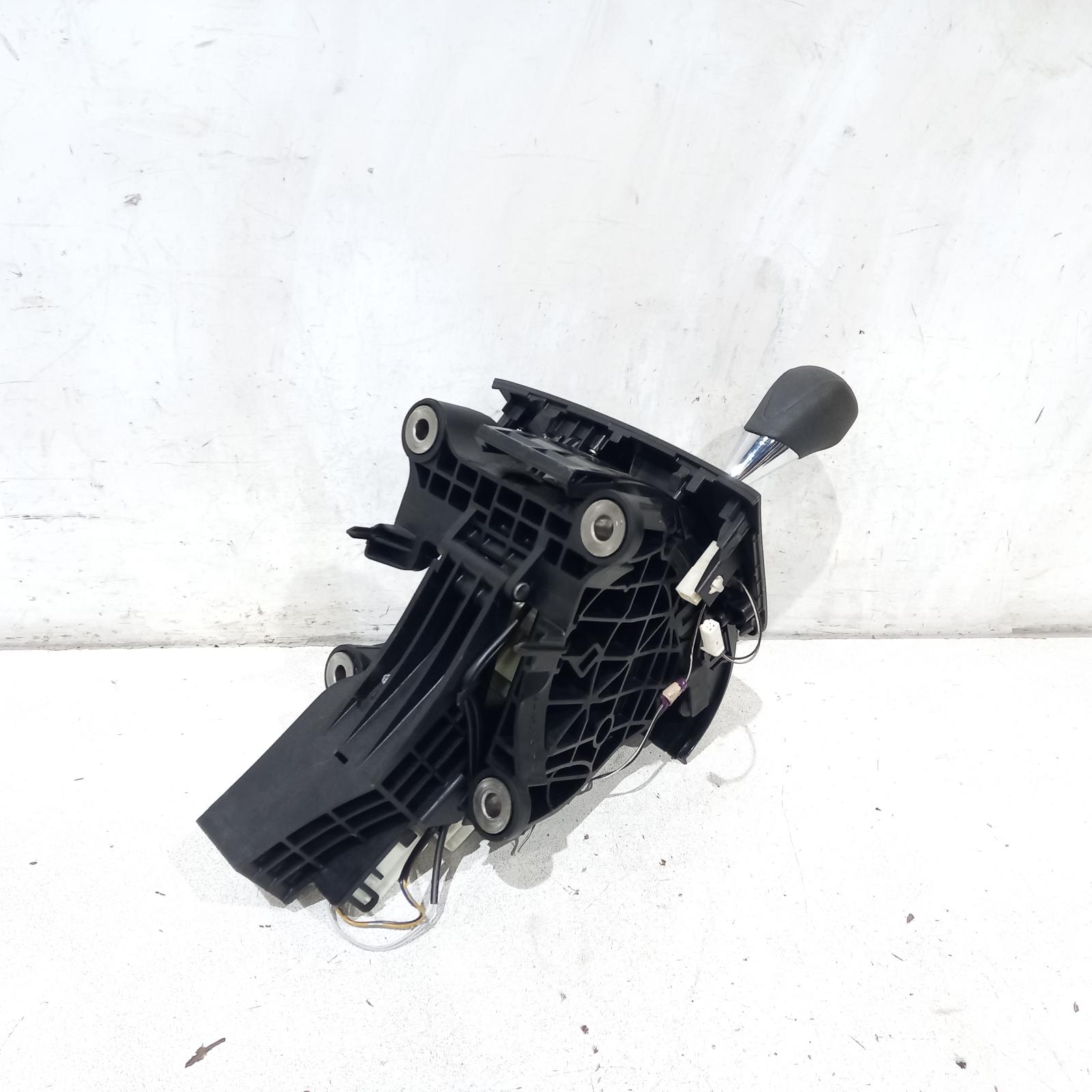 2010 Toyota Corolla Gear Stick/Shifter View Auto part Gear Stick/Shifter Toyota Corolla 2010