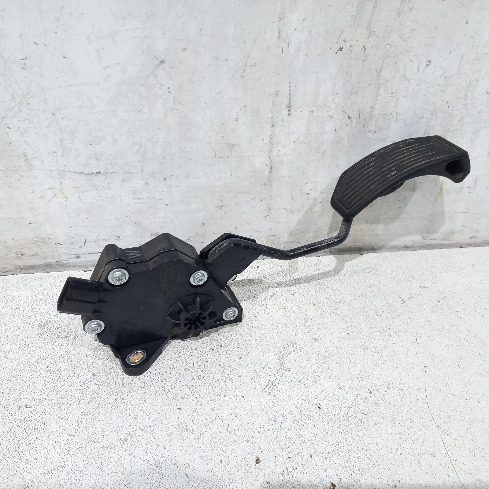 2010 Toyota Corolla Pedal Assembly View Auto part Pedal Assembly Toyota Corolla 2010
