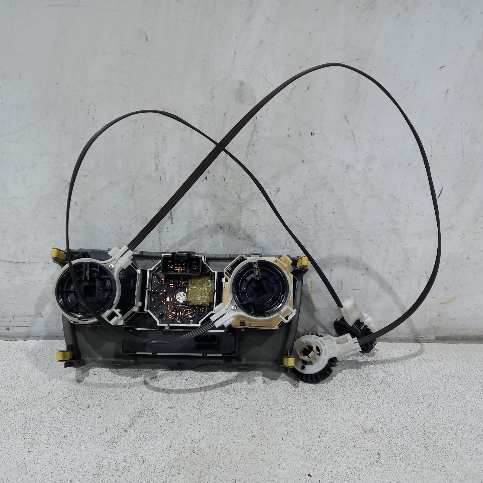 2010 Toyota Corolla Heater/Ac Controls View Auto part Heater/Ac Controls Toyota Corolla 2010