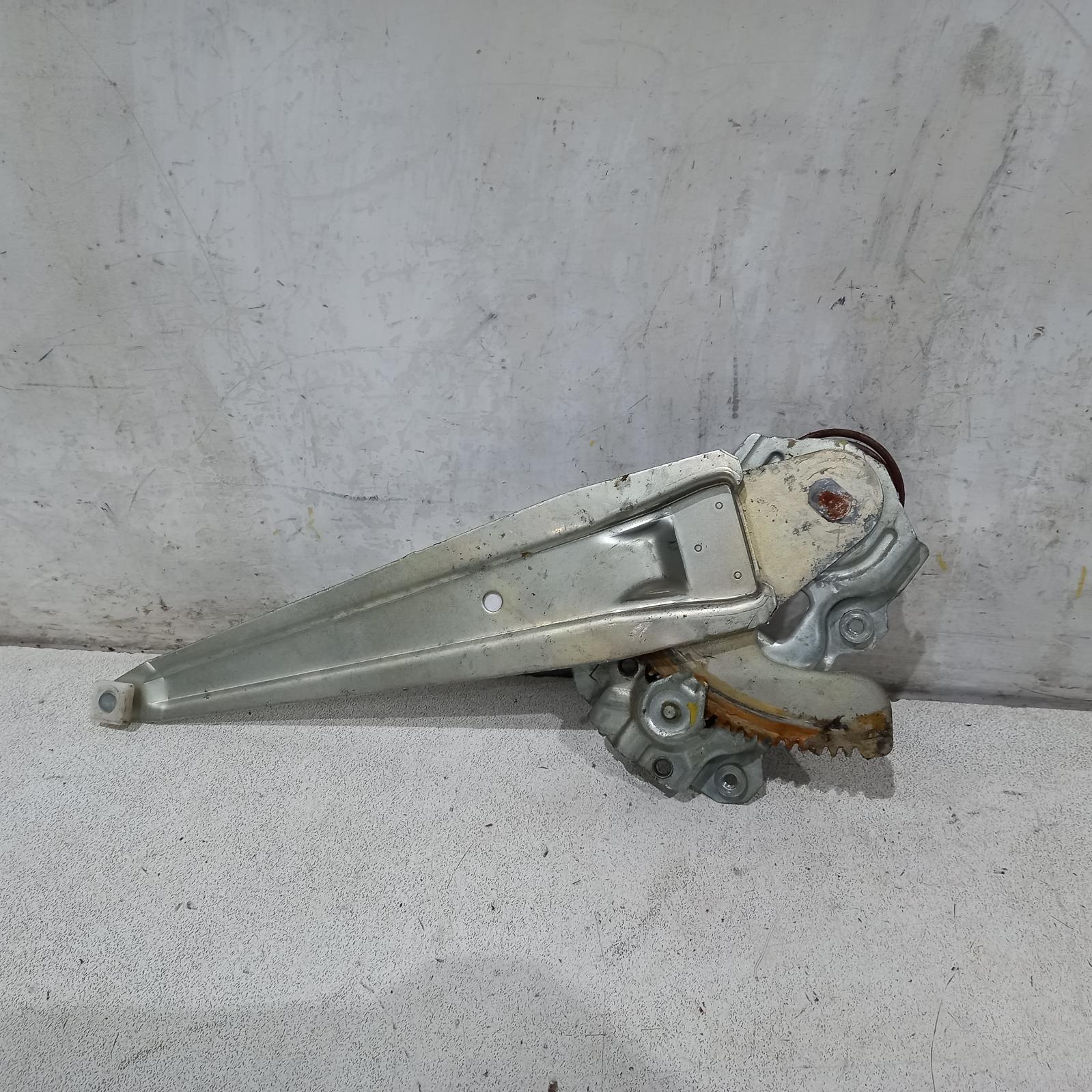 2010 Toyota Corolla Right Rear Wnd Reg/Motor View Auto part Right Rear Wnd Reg/Motor Toyota Corolla 2010