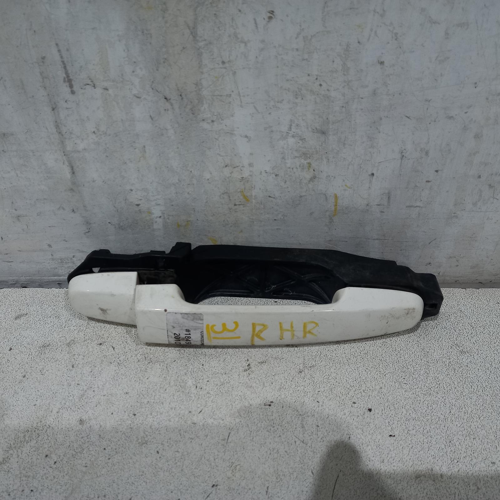 View Auto part Door Handle Toyota Corolla 2010