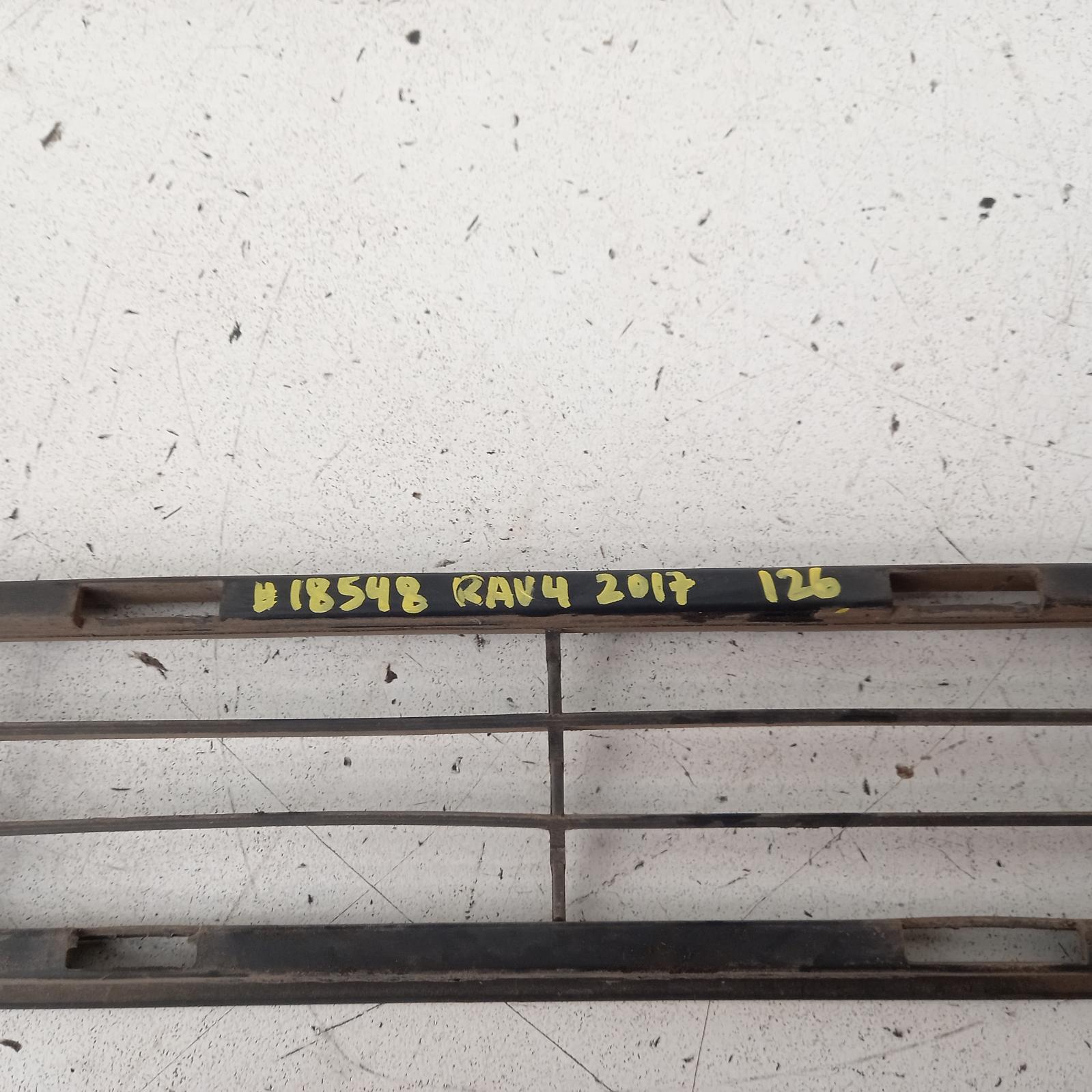 View Auto part Grille Toyota Rav4 2007