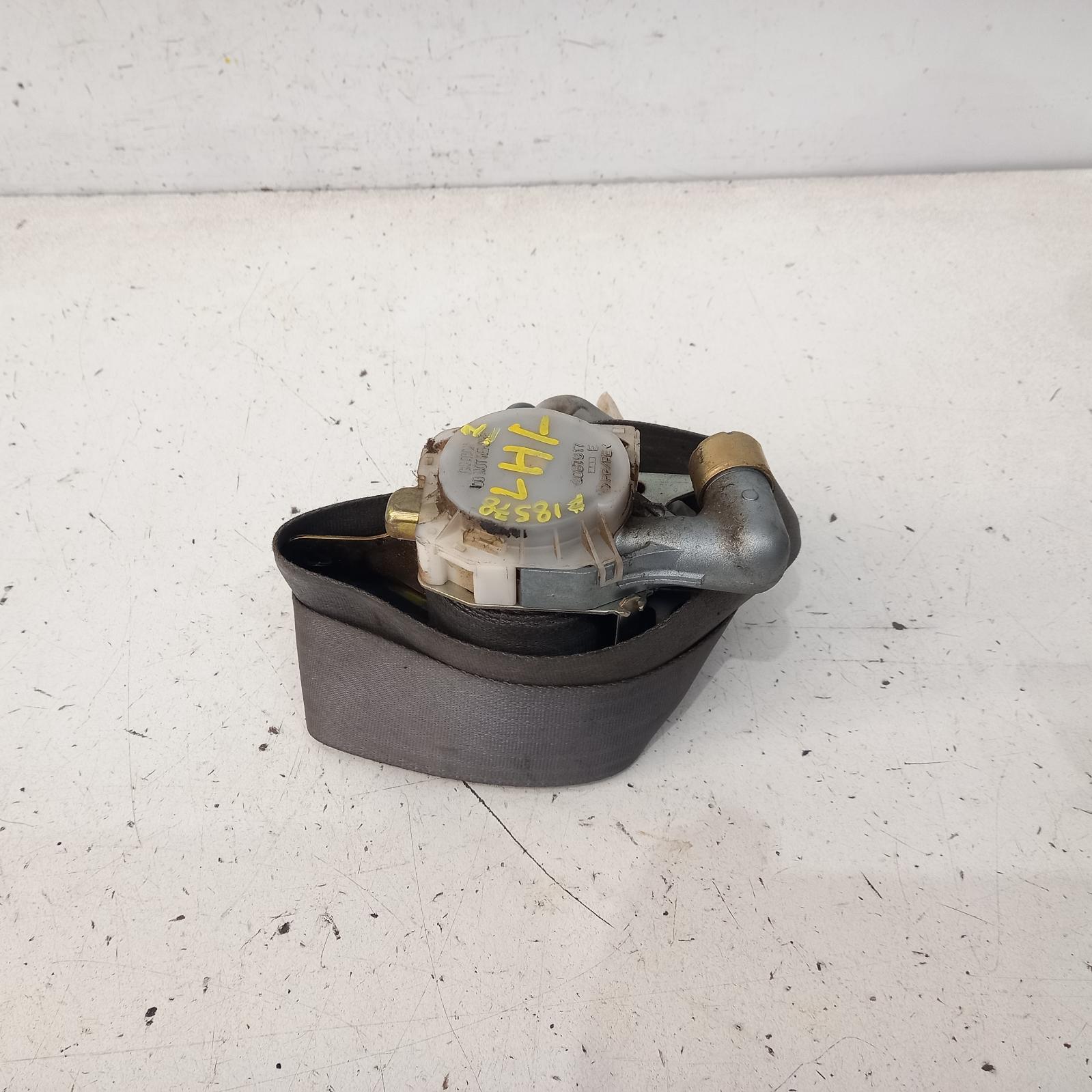 View Auto part Seatbelt/Stalk Toyota Hilux 2005