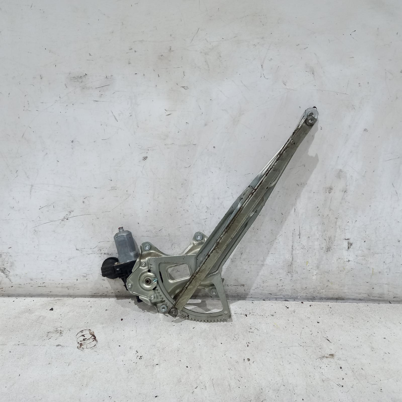 2007 Toyota Rav4 Left Front Window Reg/Motor View Auto part Left Front Window Reg/Motor Toyota Rav4 2007