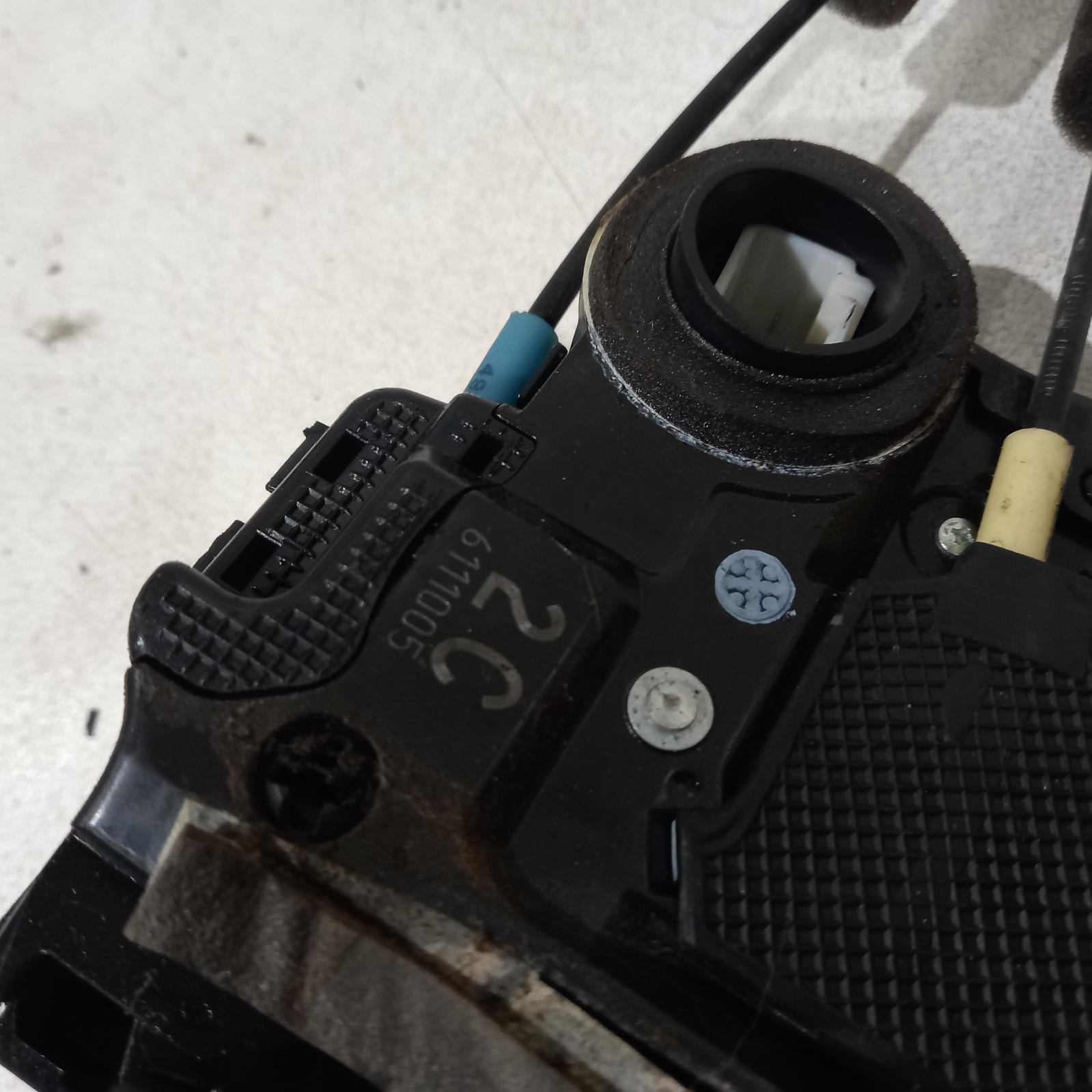 View Auto part Door/Boot/Gate Lock Toyota Rav4 2007