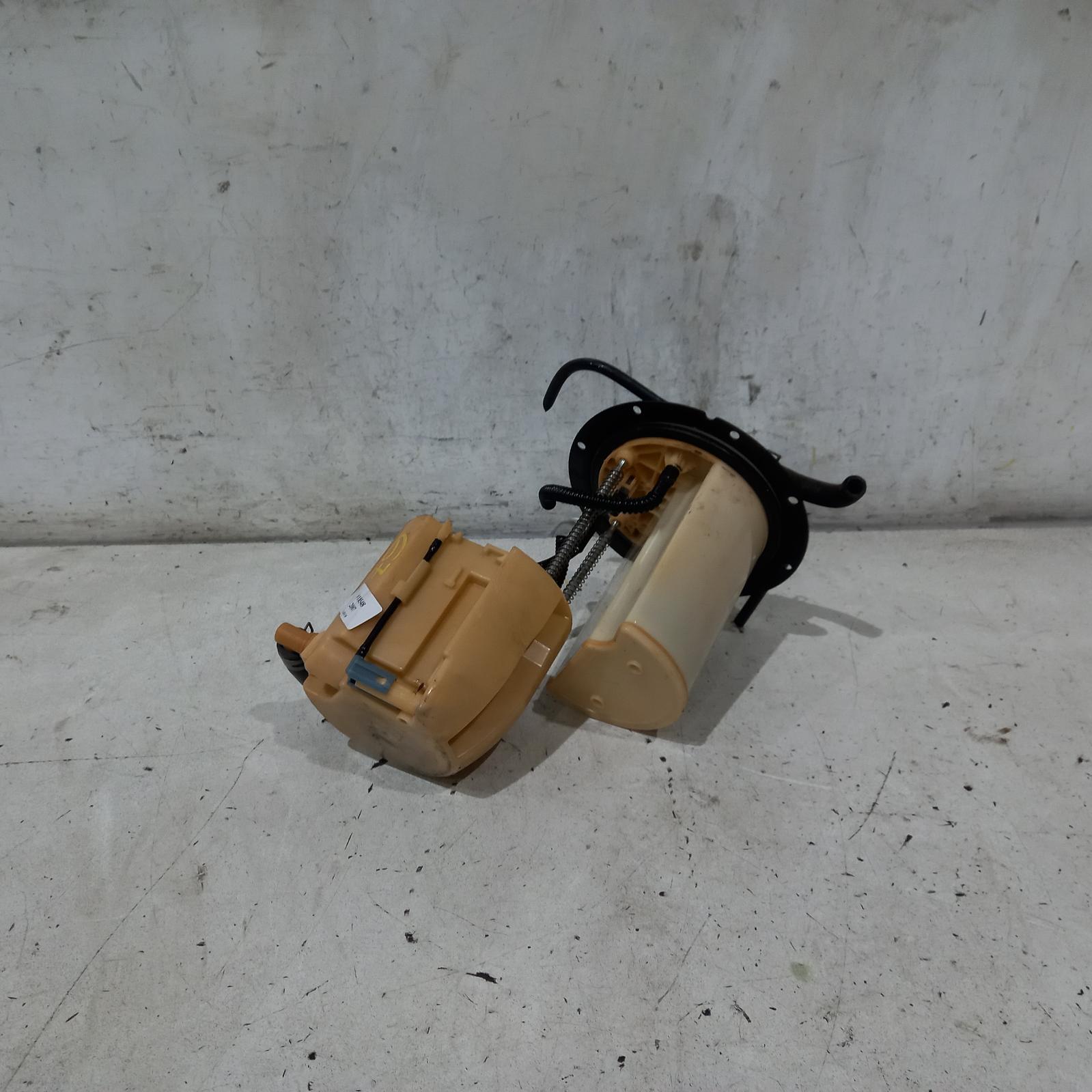 View Auto part Fuel Pump Toyota Rav4 2007