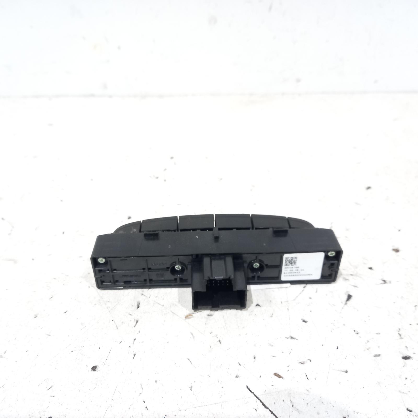 View Auto part Misc Switch/Relay Holden Astra 2017