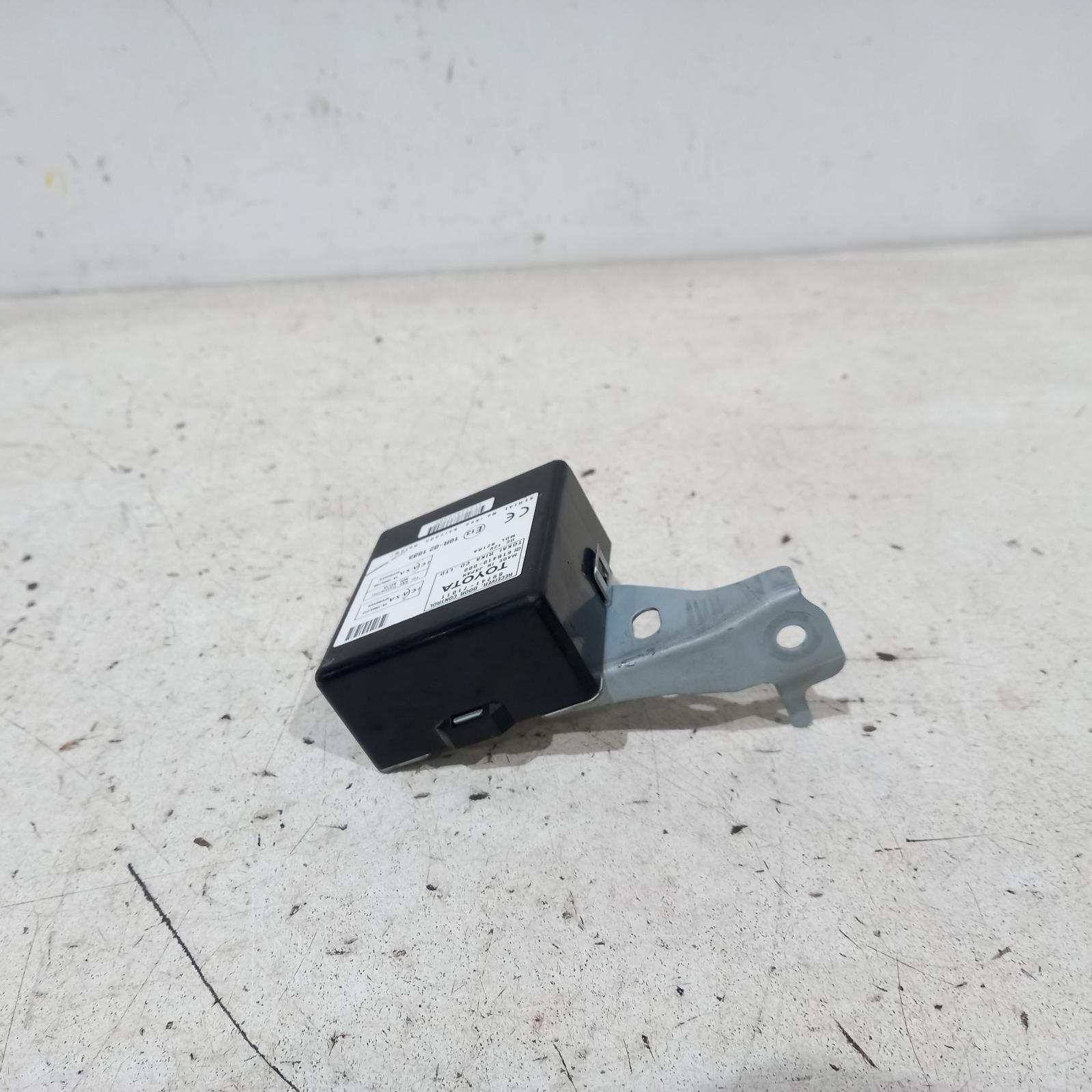 View Auto part Misc Switch/Relay Toyota Hilux 2008