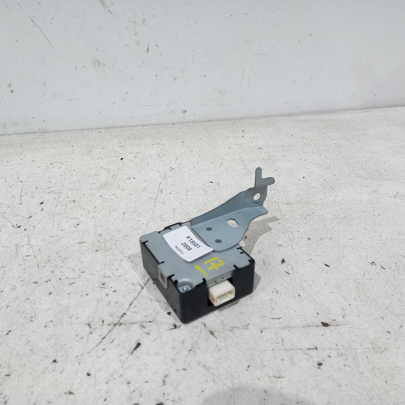 View Auto part Misc Switch/Relay Toyota Hilux 2008