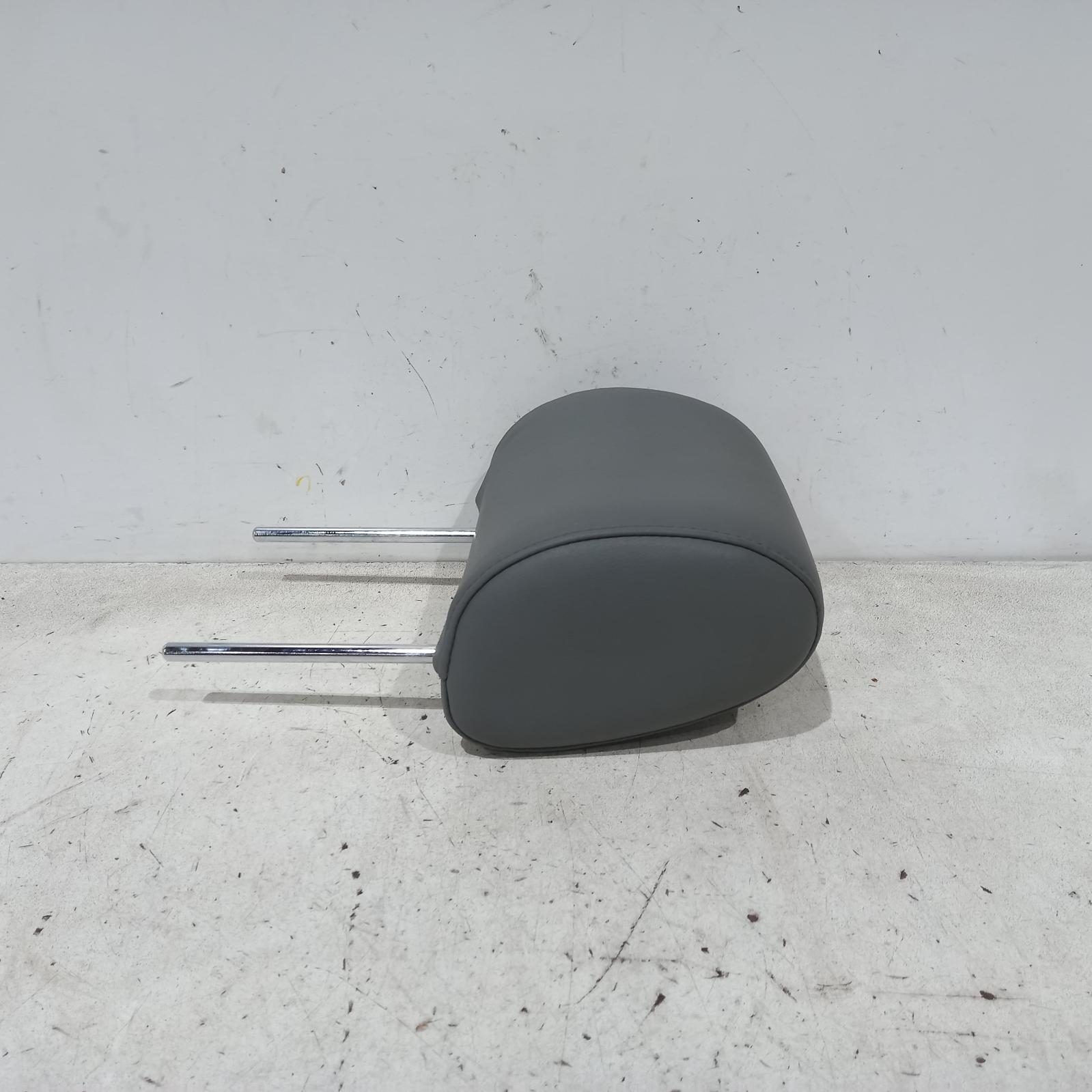 View Auto part Headrest Toyota Hilux 2008