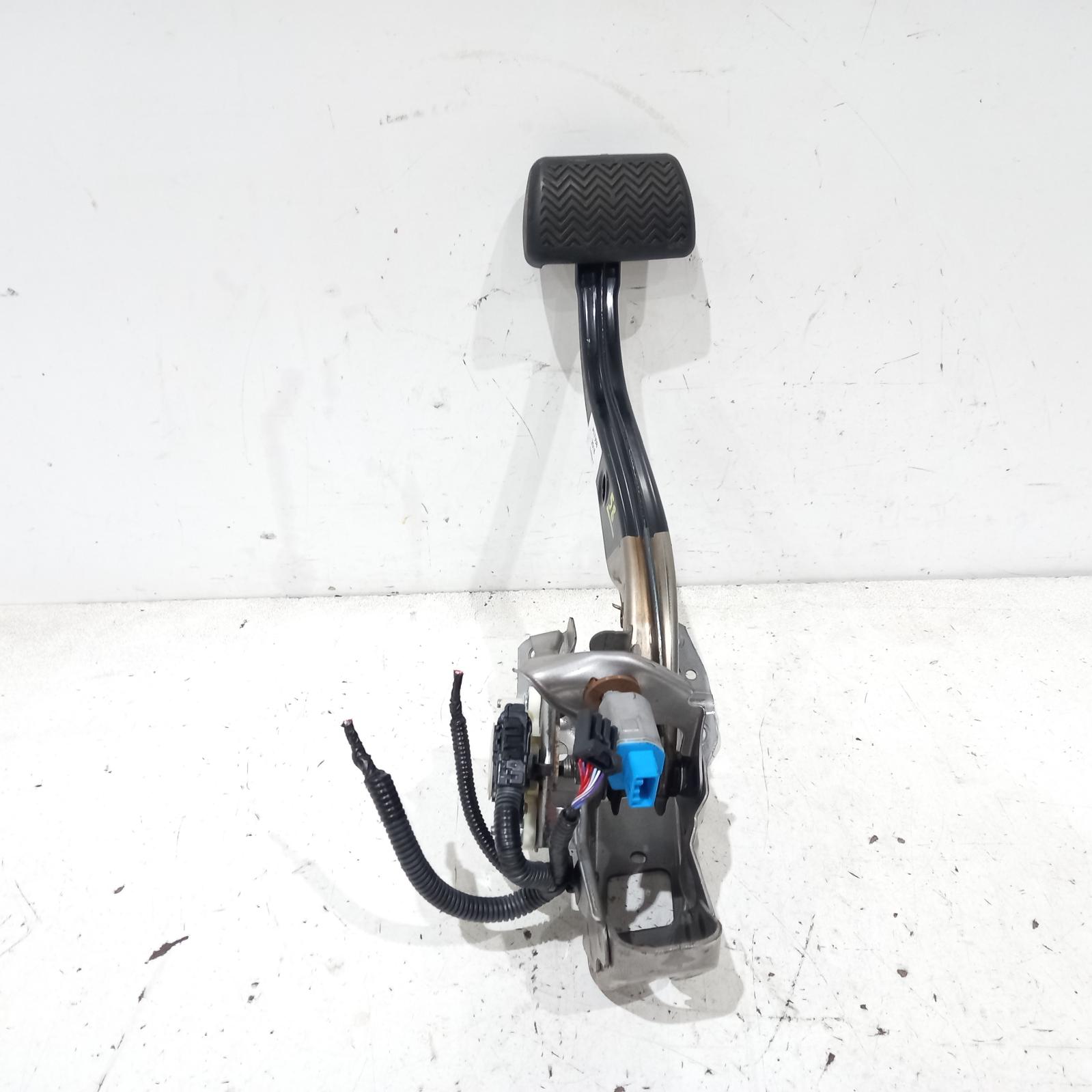 View Auto part Pedal Assembly Toyota Corolla 2018