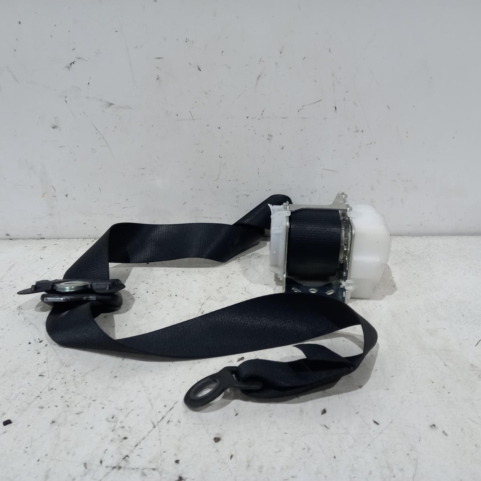View Auto part Seatbelt/Stalk Toyota Corolla 2018