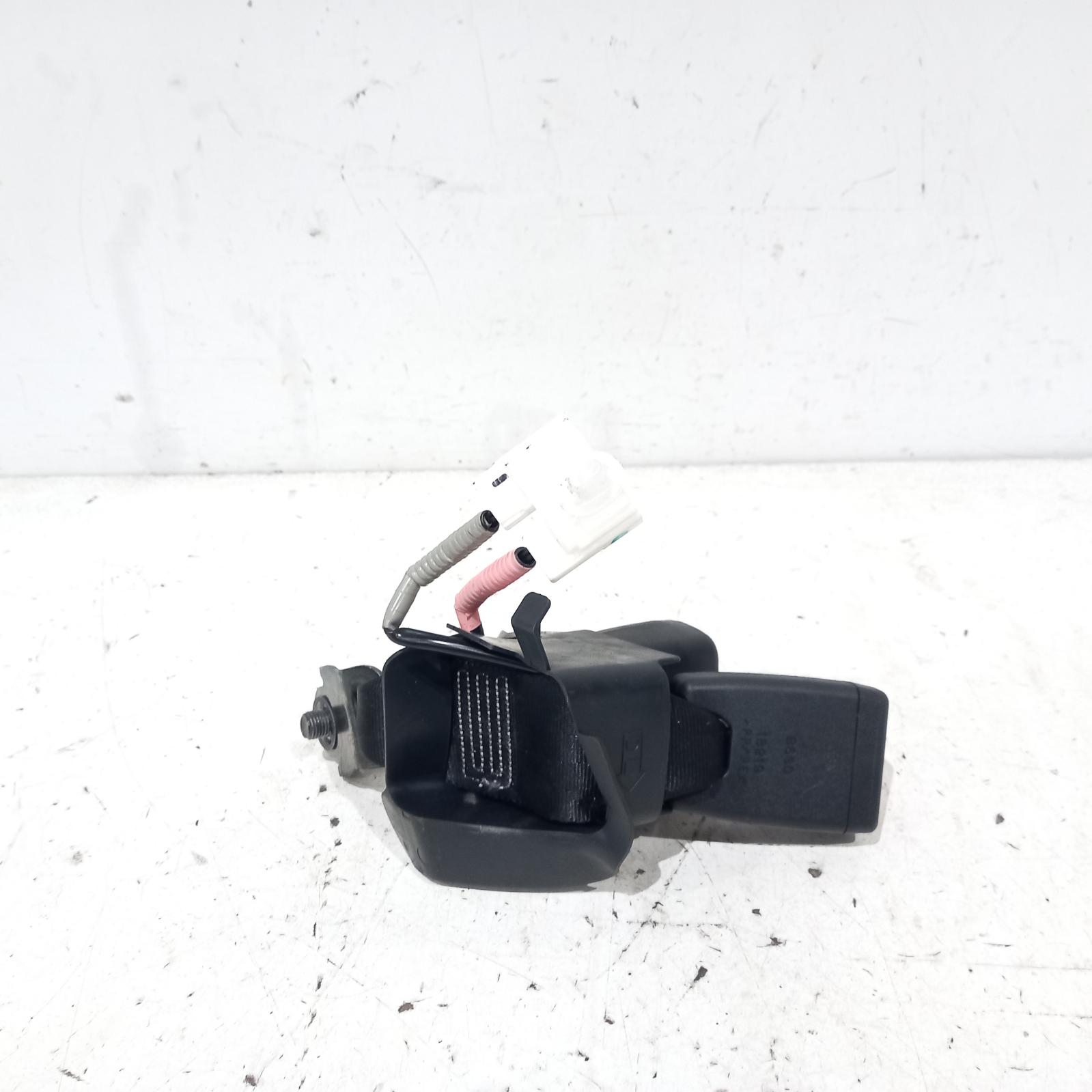 View Auto part Seatbelt/Stalk Toyota Corolla 2018