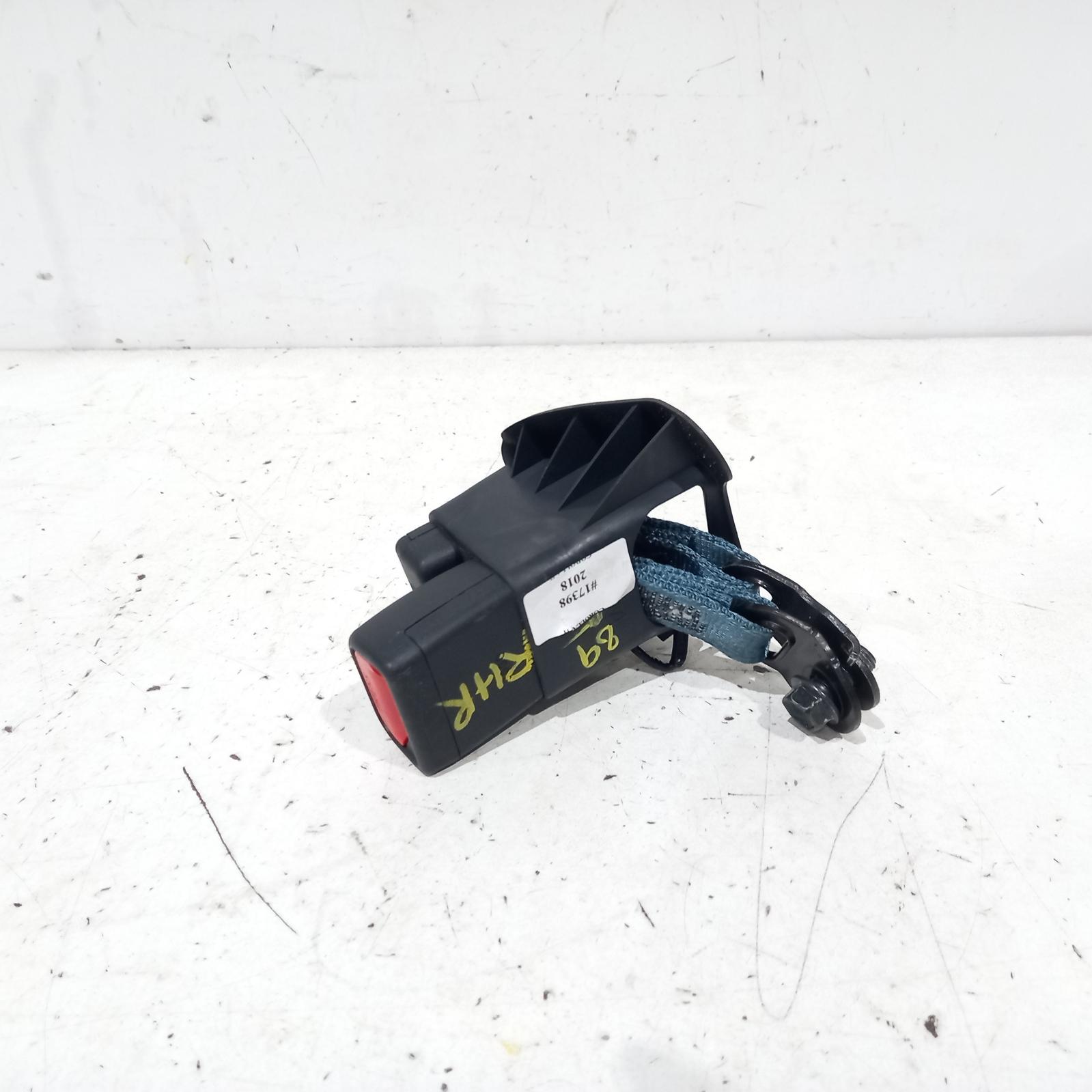 View Auto part Seatbelt/Stalk Toyota Corolla 2018