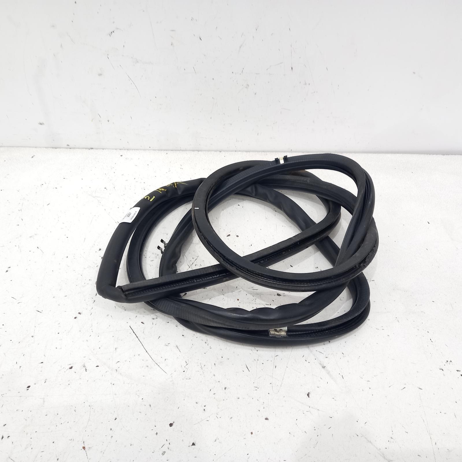 2007 Toyota Landcruiser Door/Tailgate Seal View Auto part Door/Tailgate Seal Toyota Landcruiser 2007