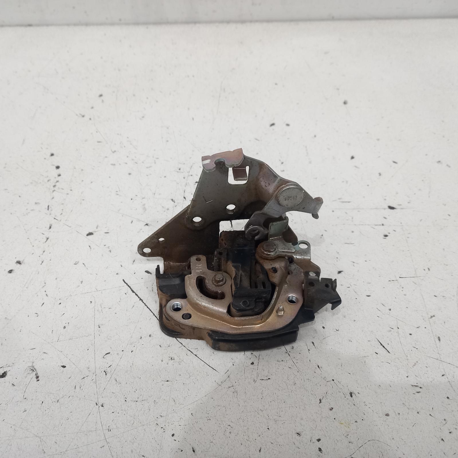 2007 Toyota Landcruiser Door/Boot/Gate Lock View Auto part Door/Boot/Gate Lock Toyota Landcruiser 2007