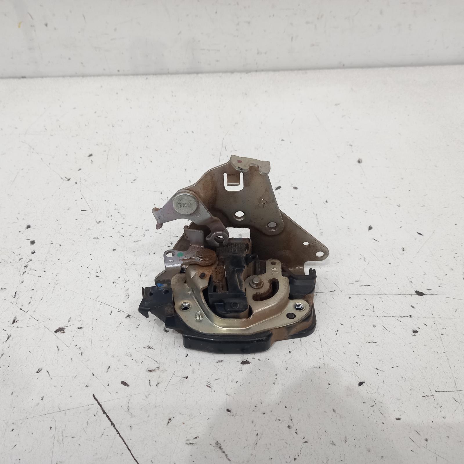 2007 Toyota Landcruiser Door/Boot/Gate Lock View Auto part Door/Boot/Gate Lock Toyota Landcruiser 2007