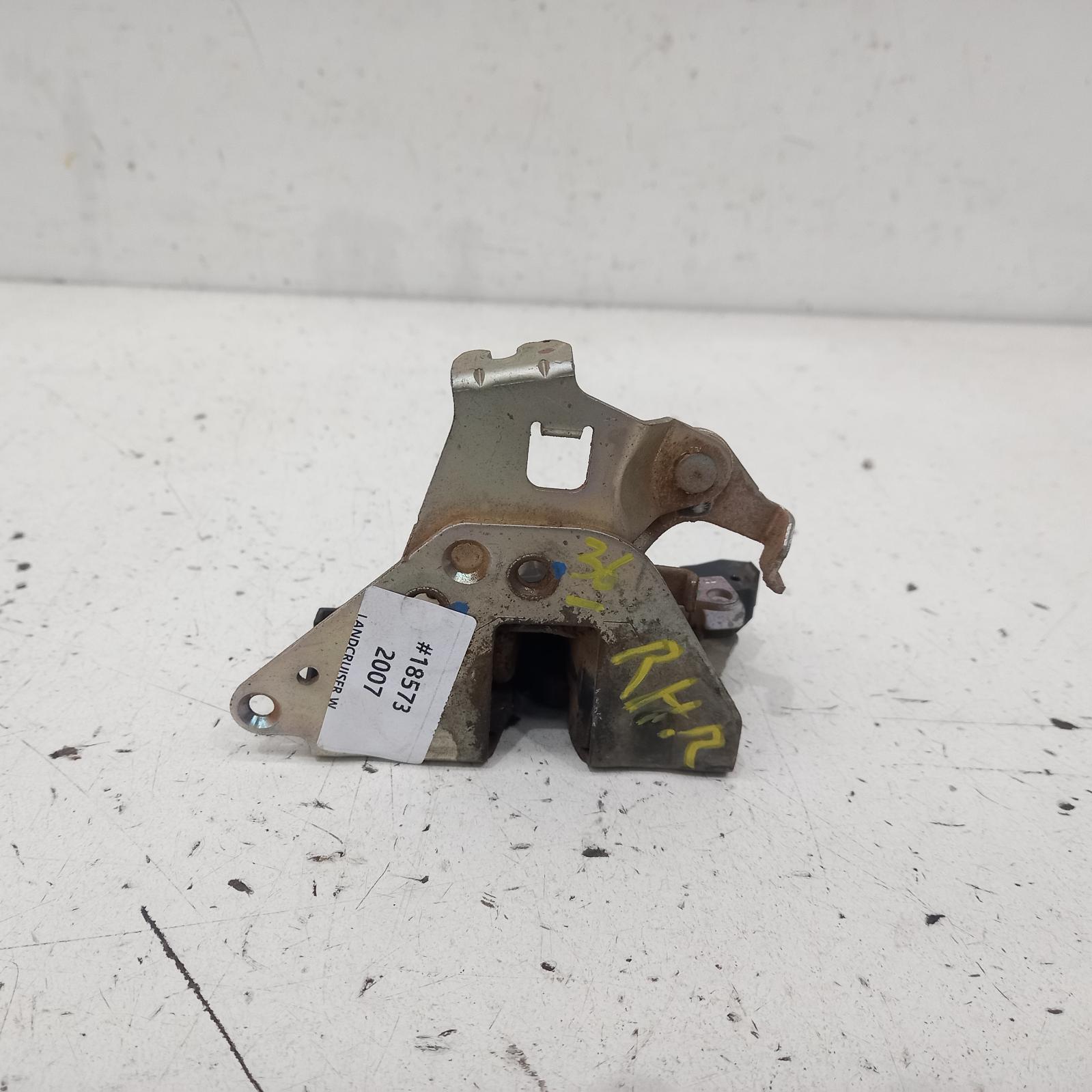 2007 Toyota Landcruiser Door/Boot/Gate Lock View Auto part Door/Boot/Gate Lock Toyota Landcruiser 2007