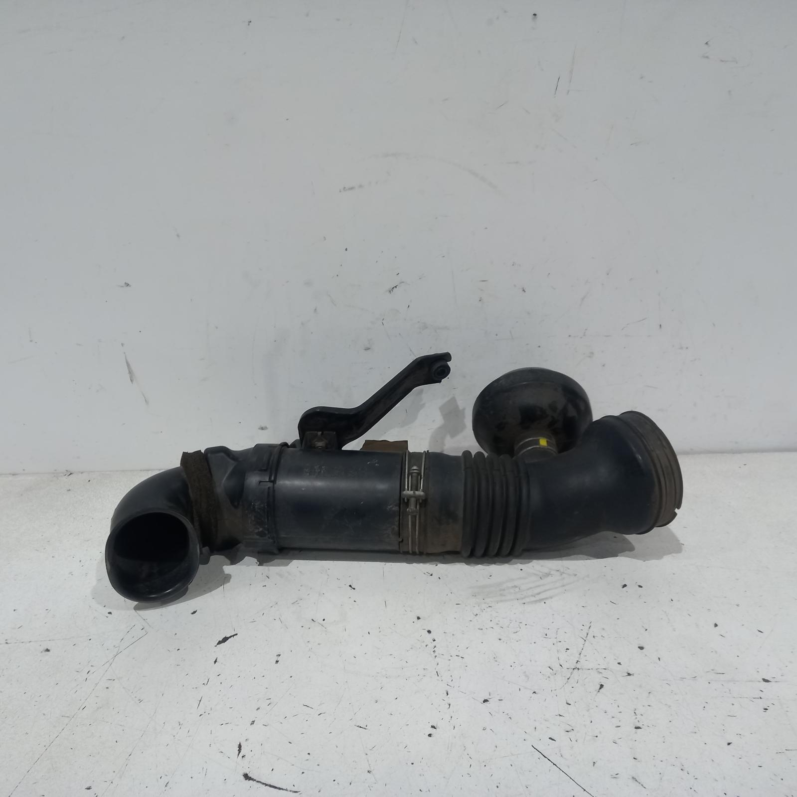 View Auto part Air Cleaner Duct/Hos Toyota Hilux 2009