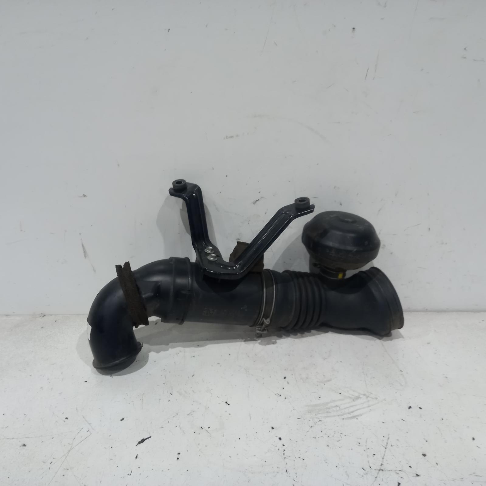 View Auto part Air Cleaner Duct/Hos Toyota Hilux 2009
